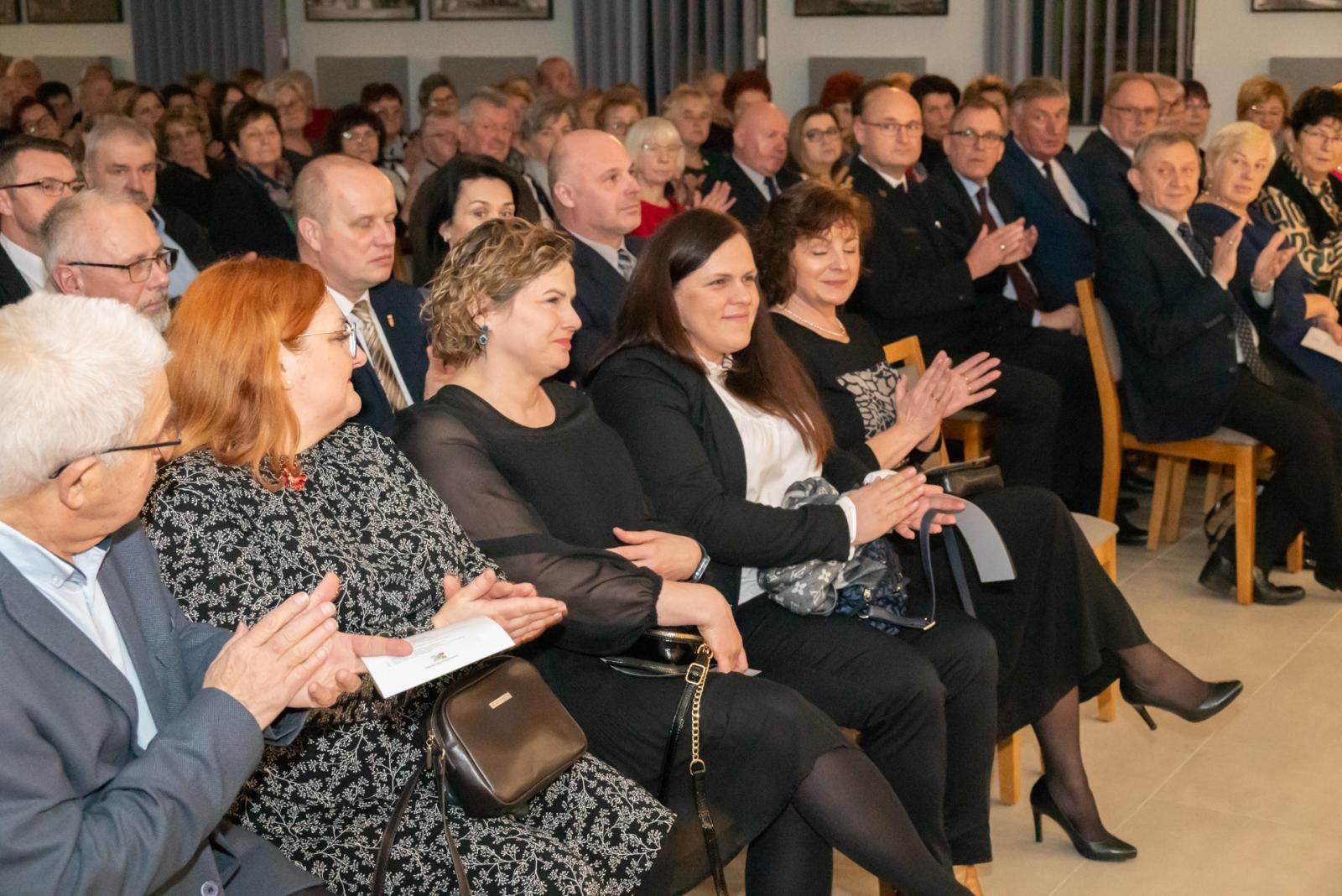 Zdjęcie w galerii na portalu naszraciborz.pl: Noworoczny koncert Gminy Krzyżanowice tym razem w nowym miejscu wiadomości z regionu