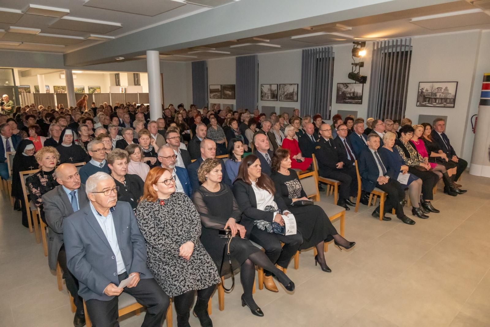 Zdjęcie w galerii na portalu naszraciborz.pl: Noworoczny koncert Gminy Krzyżanowice tym razem w nowym miejscu wiadomości z regionu