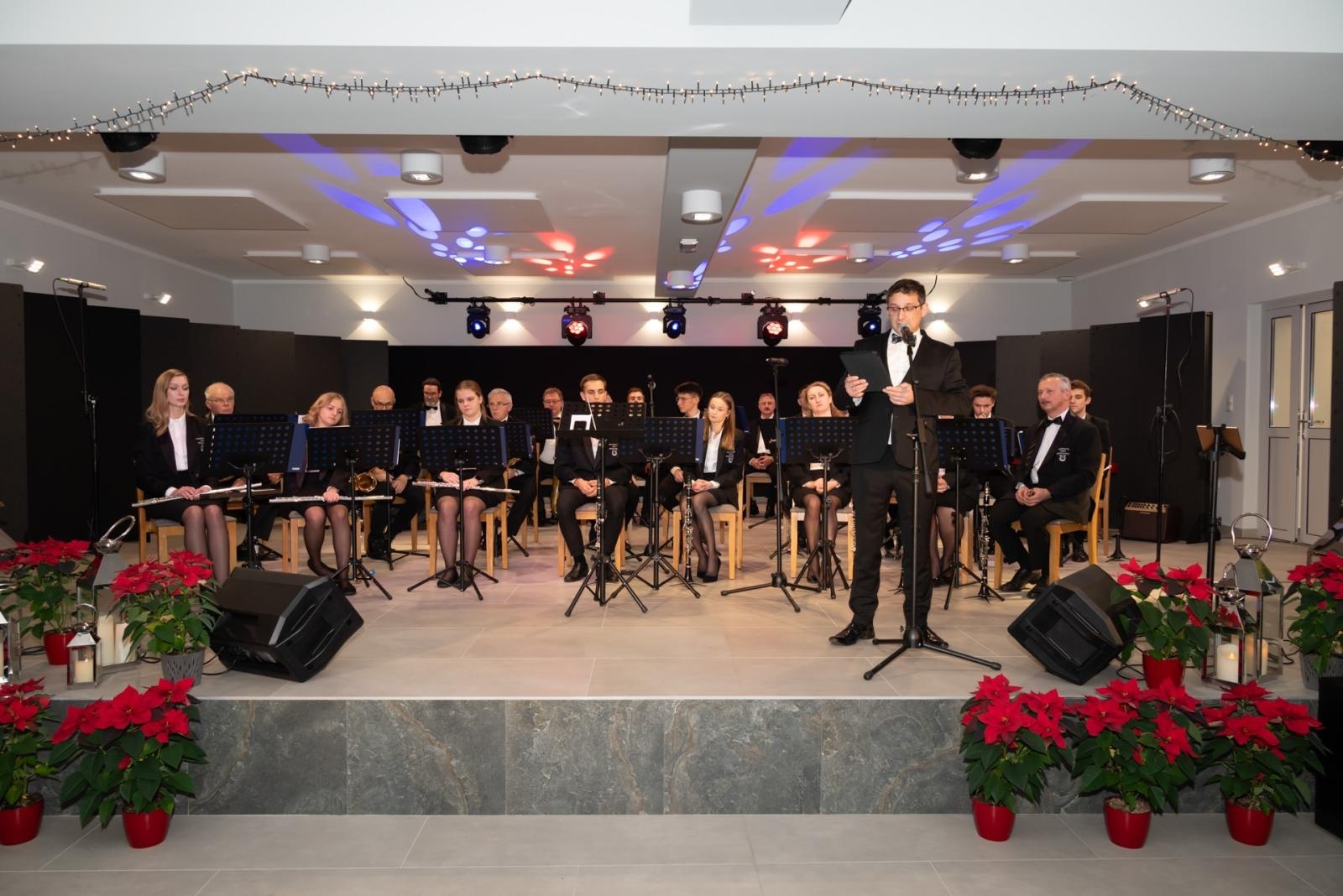 Zdjęcie w galerii na portalu naszraciborz.pl: Noworoczny koncert Gminy Krzyżanowice tym razem w nowym miejscu wiadomości z regionu