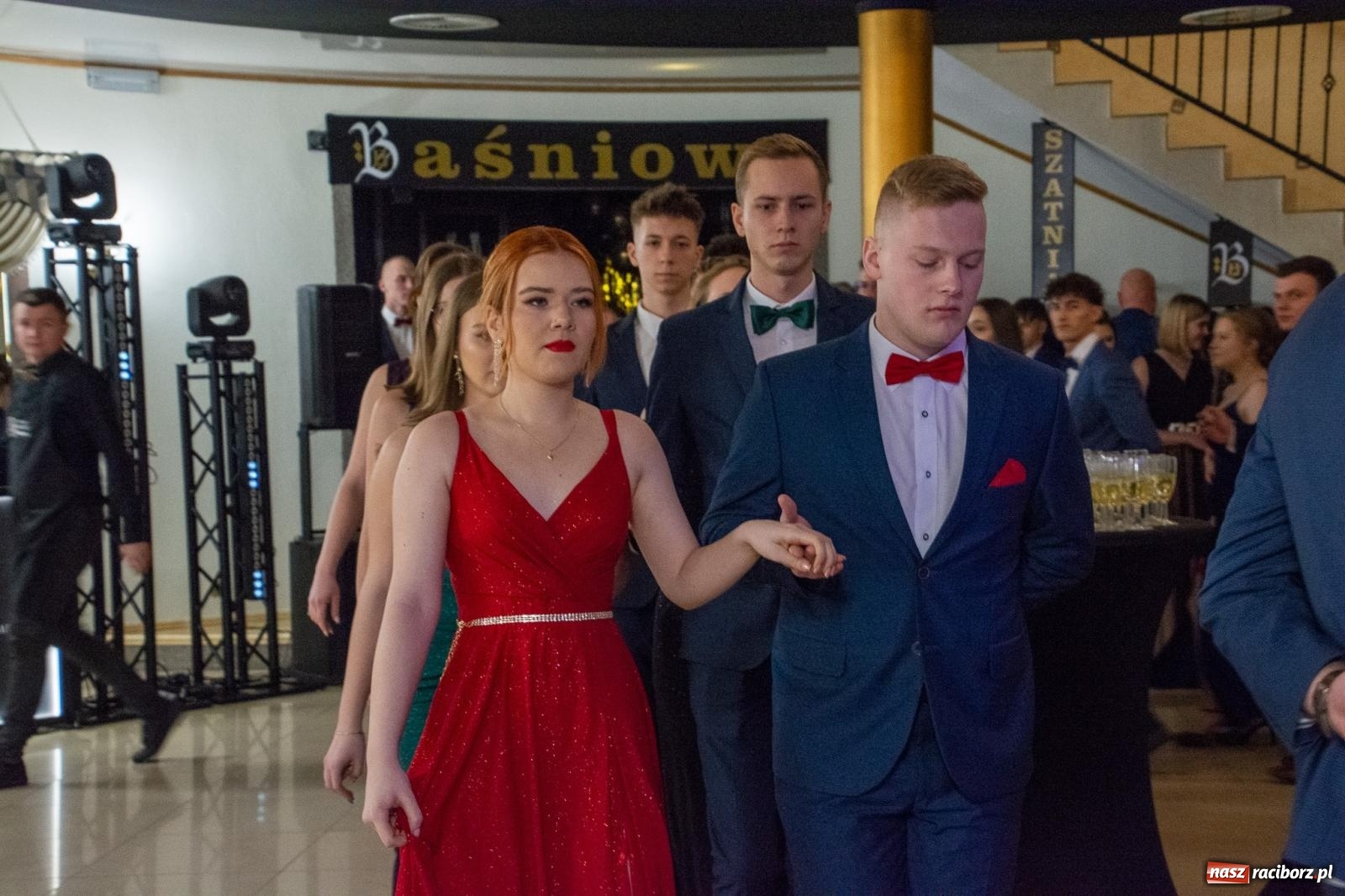 Zdjęcie w galerii na portalu naszraciborz.pl: Maturzyści z Budowlanki i Gastronomika bawią się na studniówce w Baśniowej [FOTO i WIDEO] wiadomości z regionu