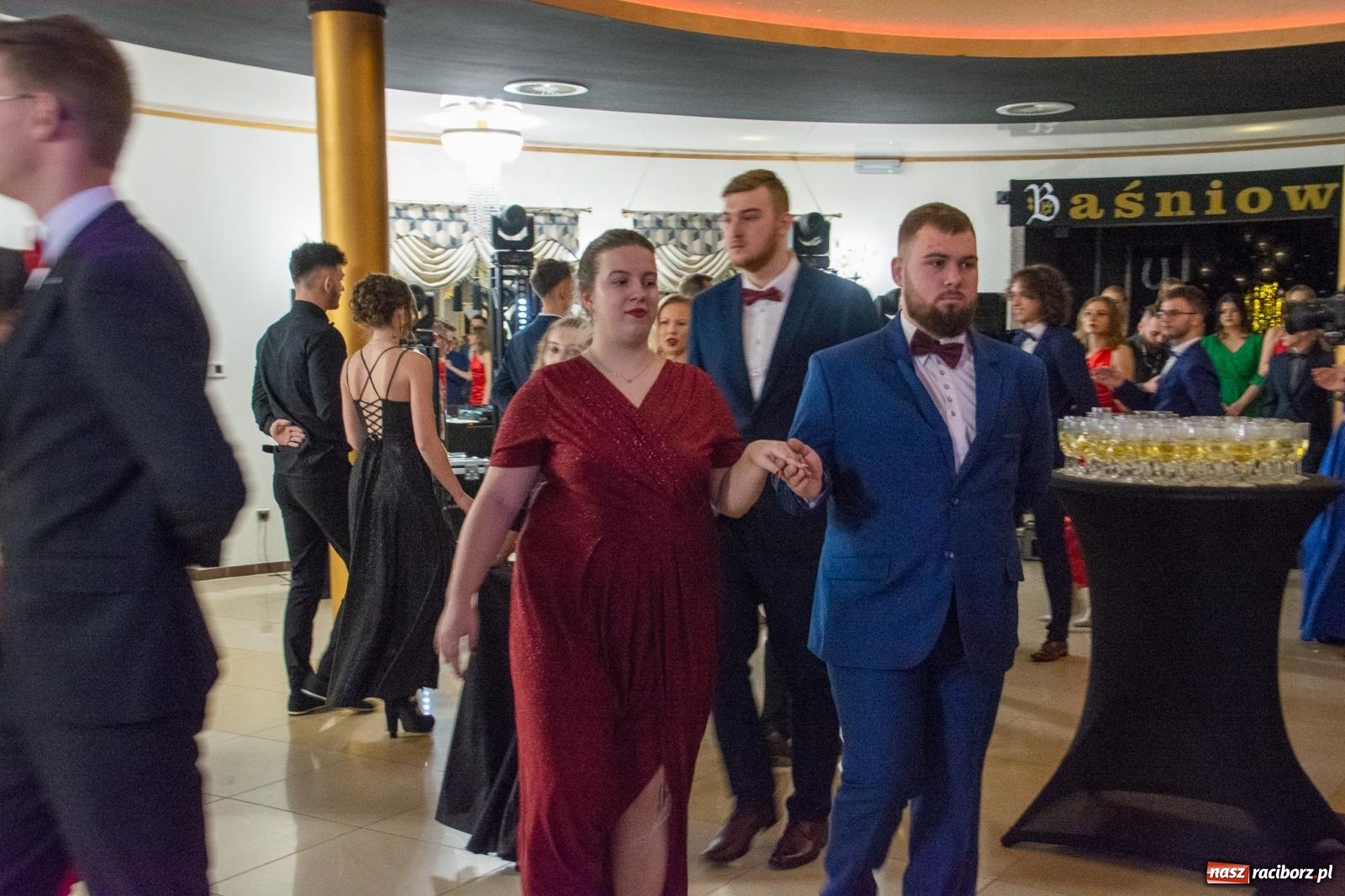 Zdjęcie w galerii na portalu naszraciborz.pl: Maturzyści z Budowlanki i Gastronomika bawią się na studniówce w Baśniowej [FOTO i WIDEO] wiadomości z regionu