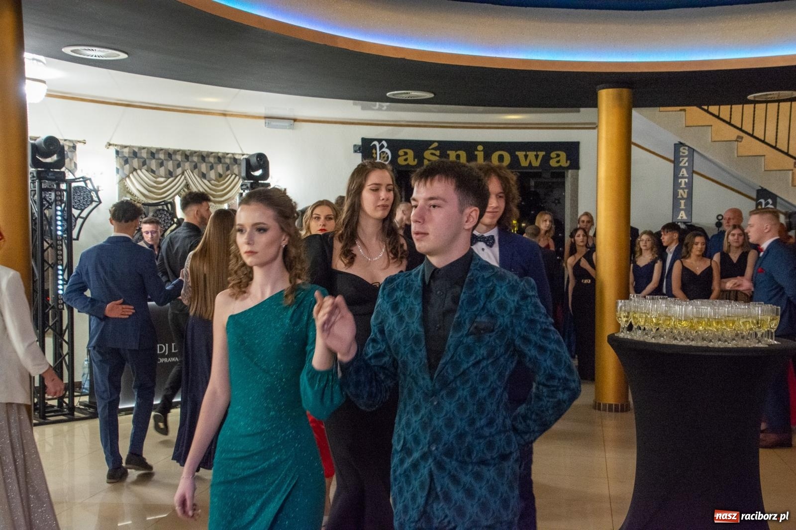 Zdjęcie w galerii na portalu naszraciborz.pl: Maturzyści z Budowlanki i Gastronomika bawią się na studniówce w Baśniowej [FOTO i WIDEO] wiadomości z regionu