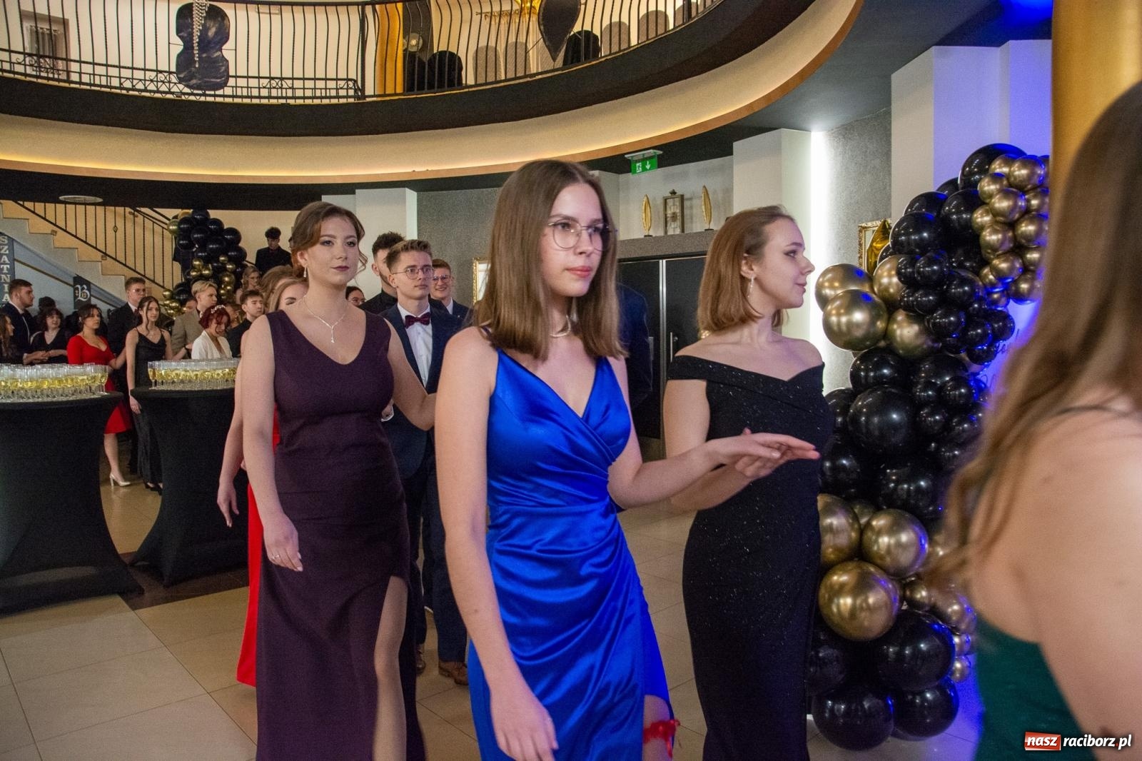 Zdjęcie w galerii na portalu naszraciborz.pl: Maturzyści z Budowlanki i Gastronomika bawią się na studniówce w Baśniowej [FOTO i WIDEO] wiadomości z regionu