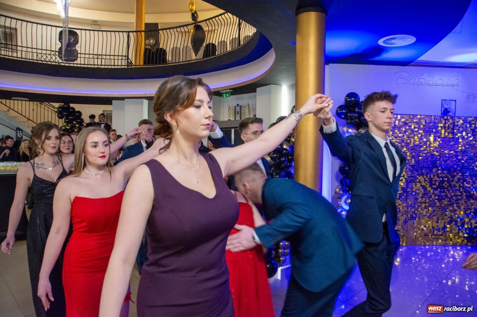 Zdjęcie w galerii na portalu naszraciborz.pl: Maturzyści z Budowlanki i Gastronomika bawią się na studniówce w Baśniowej [FOTO i WIDEO] wiadomości z regionu