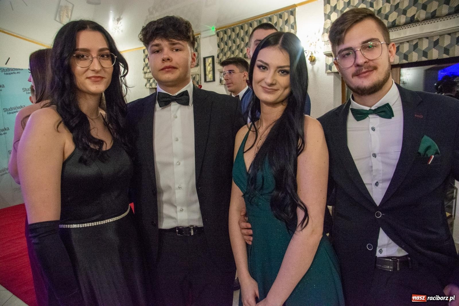 Zdjęcie w galerii na portalu naszraciborz.pl: Maturzyści z Budowlanki i Gastronomika bawią się na studniówce w Baśniowej [FOTO i WIDEO] wiadomości z regionu