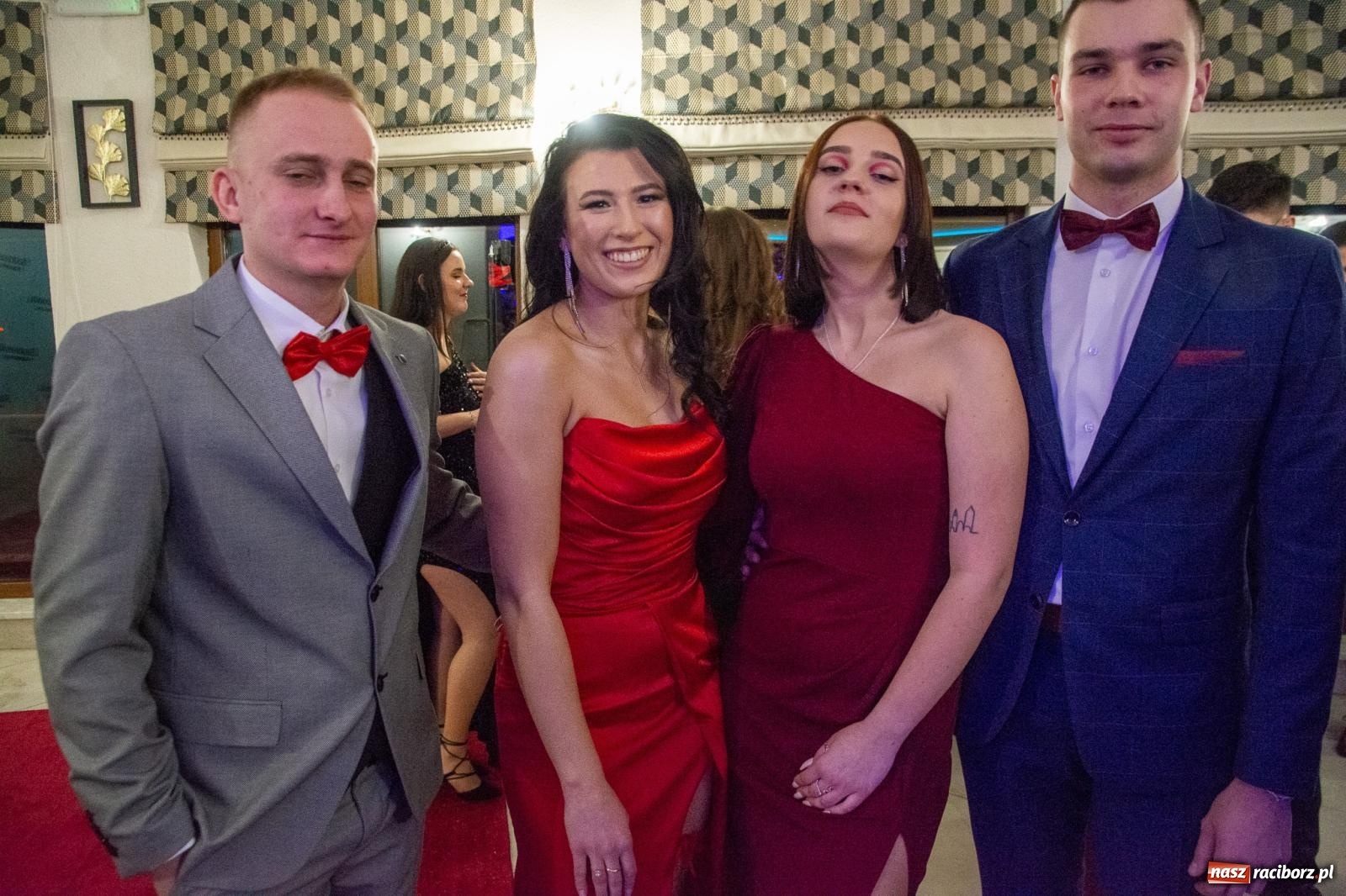 Zdjęcie w galerii na portalu naszraciborz.pl: Maturzyści z Budowlanki i Gastronomika bawią się na studniówce w Baśniowej [FOTO i WIDEO] wiadomości z regionu