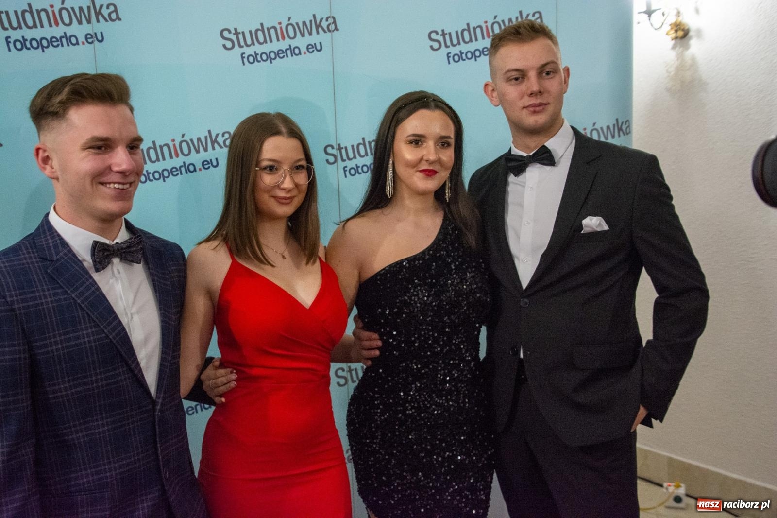 Zdjęcie w galerii na portalu naszraciborz.pl: Maturzyści z Budowlanki i Gastronomika bawią się na studniówce w Baśniowej [FOTO i WIDEO] wiadomości z regionu