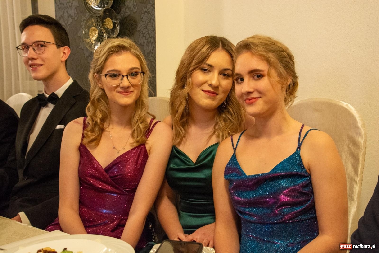 Zdjęcie w galerii na portalu naszraciborz.pl: Maturzyści z Budowlanki i Gastronomika bawią się na studniówce w Baśniowej [FOTO i WIDEO] wiadomości z regionu