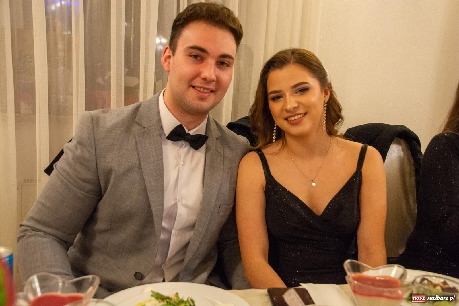 Zdjęcie w galerii na portalu naszraciborz.pl: Maturzyści z Budowlanki i Gastronomika bawią się na studniówce w Baśniowej [FOTO i WIDEO] wiadomości z regionu