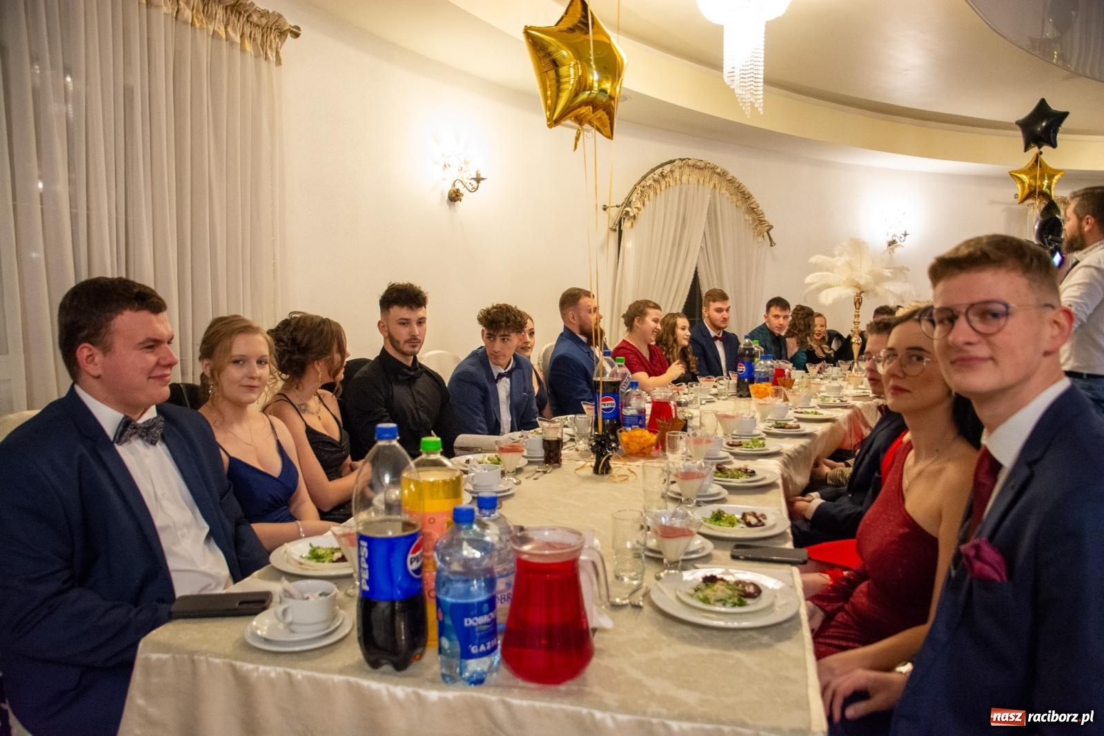 Zdjęcie w galerii na portalu naszraciborz.pl: Maturzyści z Budowlanki i Gastronomika bawią się na studniówce w Baśniowej [FOTO i WIDEO] wiadomości z regionu