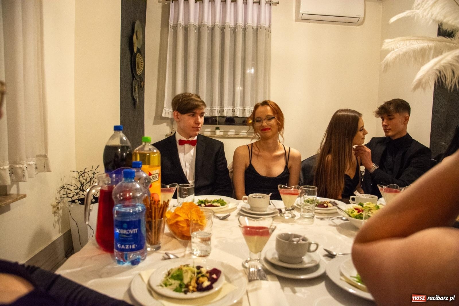 Zdjęcie w galerii na portalu naszraciborz.pl: Maturzyści z Budowlanki i Gastronomika bawią się na studniówce w Baśniowej [FOTO i WIDEO] wiadomości z regionu