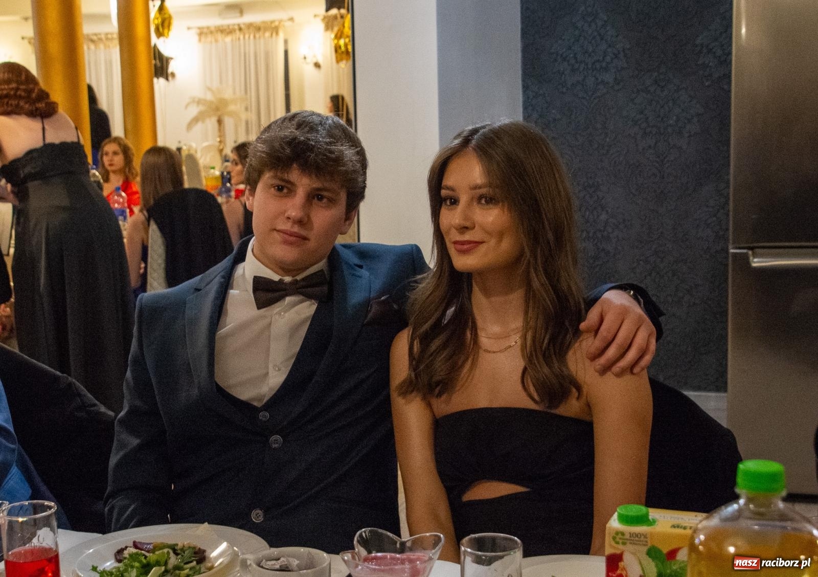 Zdjęcie w galerii na portalu naszraciborz.pl: Maturzyści z Budowlanki i Gastronomika bawią się na studniówce w Baśniowej [FOTO i WIDEO] wiadomości z regionu