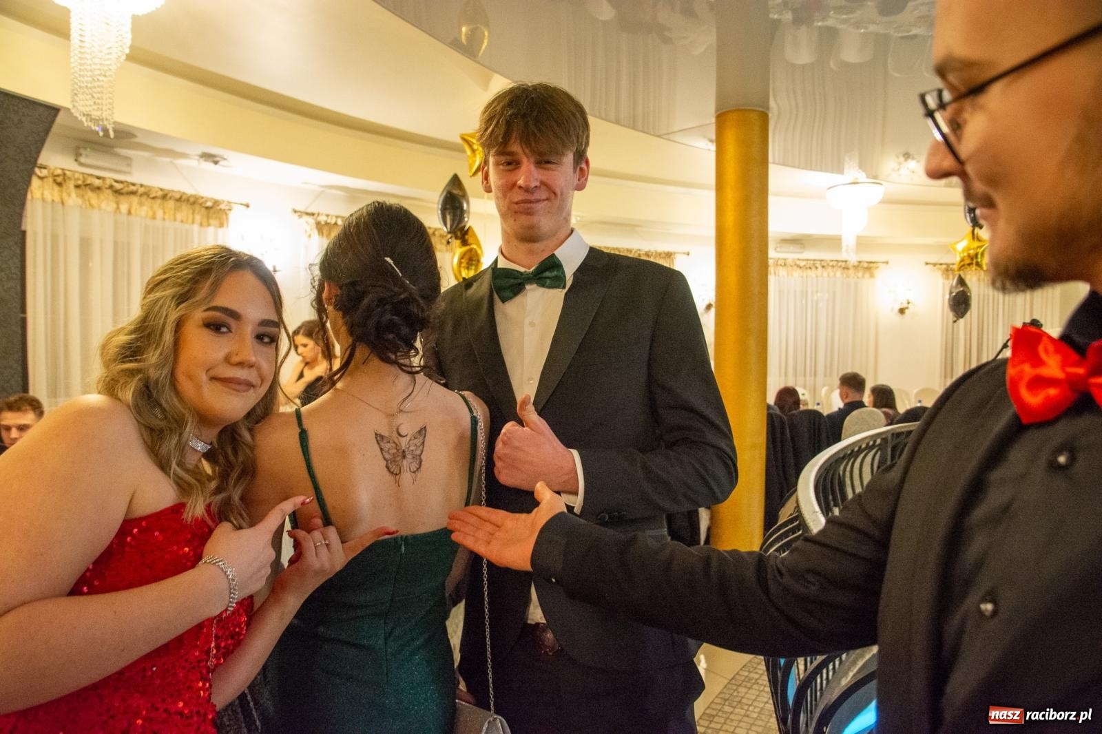 Zdjęcie w galerii na portalu naszraciborz.pl: Maturzyści z Budowlanki i Gastronomika bawią się na studniówce w Baśniowej [FOTO i WIDEO] wiadomości z regionu