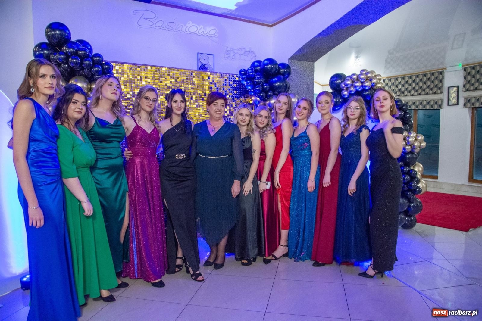 Zdjęcie w galerii na portalu naszraciborz.pl: Maturzyści z Budowlanki i Gastronomika bawią się na studniówce w Baśniowej [FOTO i WIDEO] wiadomości z regionu