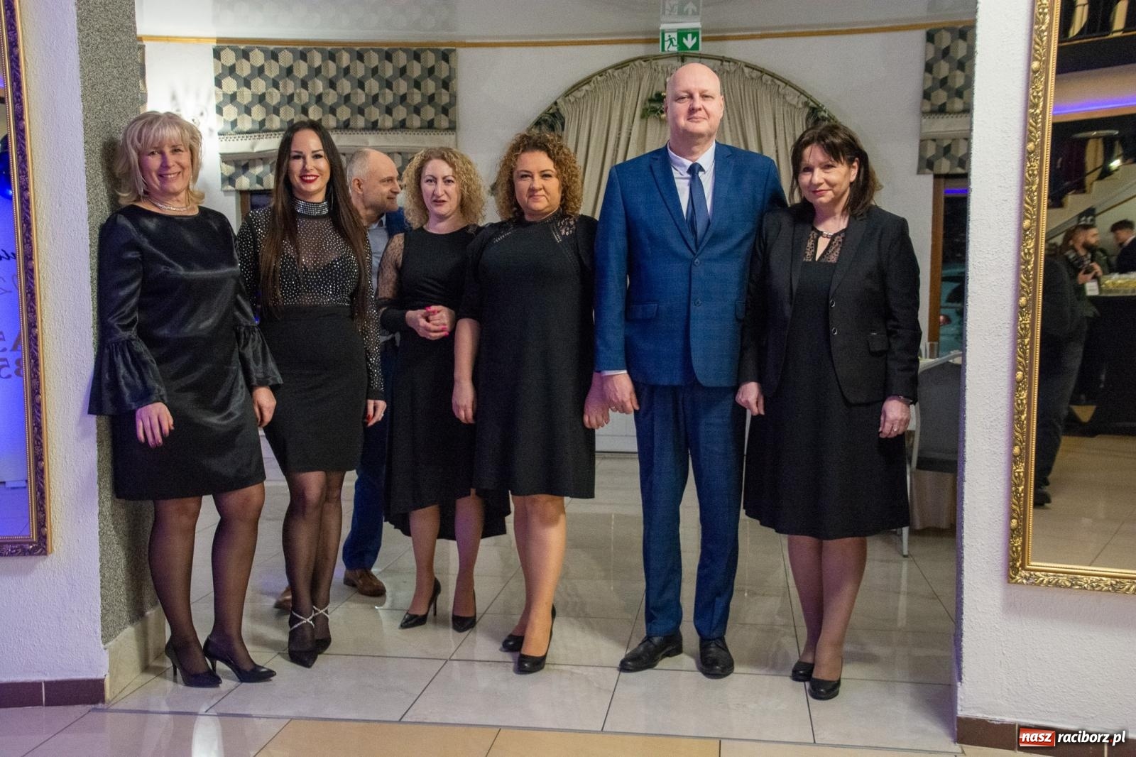 Zdjęcie w galerii na portalu naszraciborz.pl: Maturzyści z Budowlanki i Gastronomika bawią się na studniówce w Baśniowej [FOTO i WIDEO] wiadomości z regionu