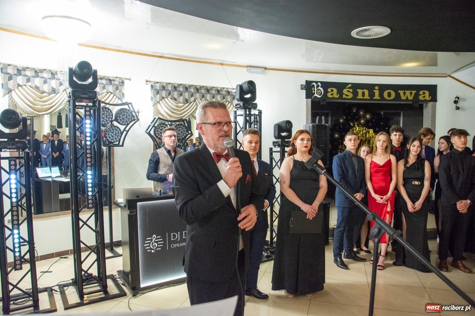 Zdjęcie w galerii na portalu naszraciborz.pl: Maturzyści z Budowlanki i Gastronomika bawią się na studniówce w Baśniowej [FOTO i WIDEO] wiadomości z regionu