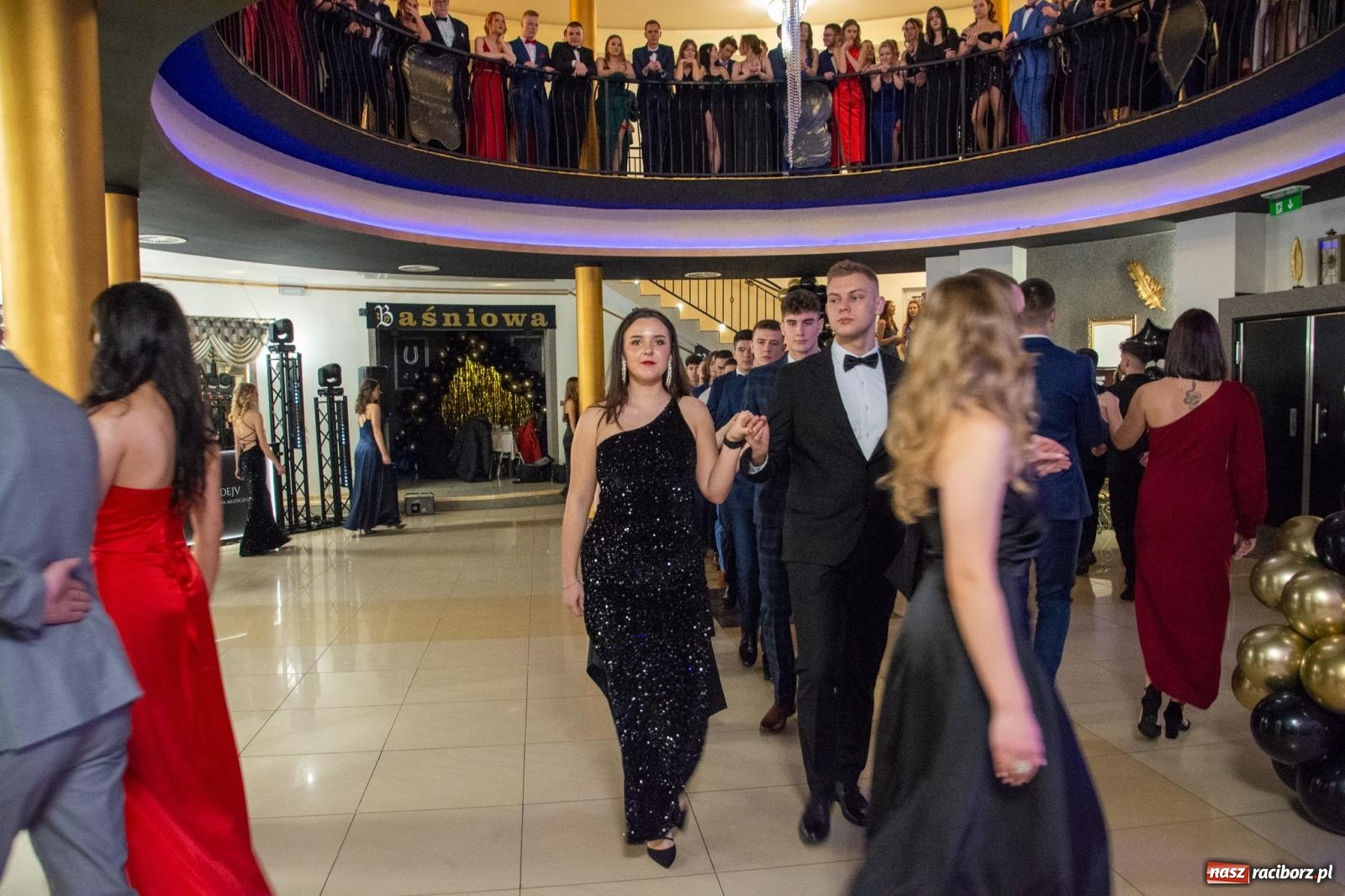 Zdjęcie w galerii na portalu naszraciborz.pl: Maturzyści z Budowlanki i Gastronomika bawią się na studniówce w Baśniowej [FOTO i WIDEO] wiadomości z regionu