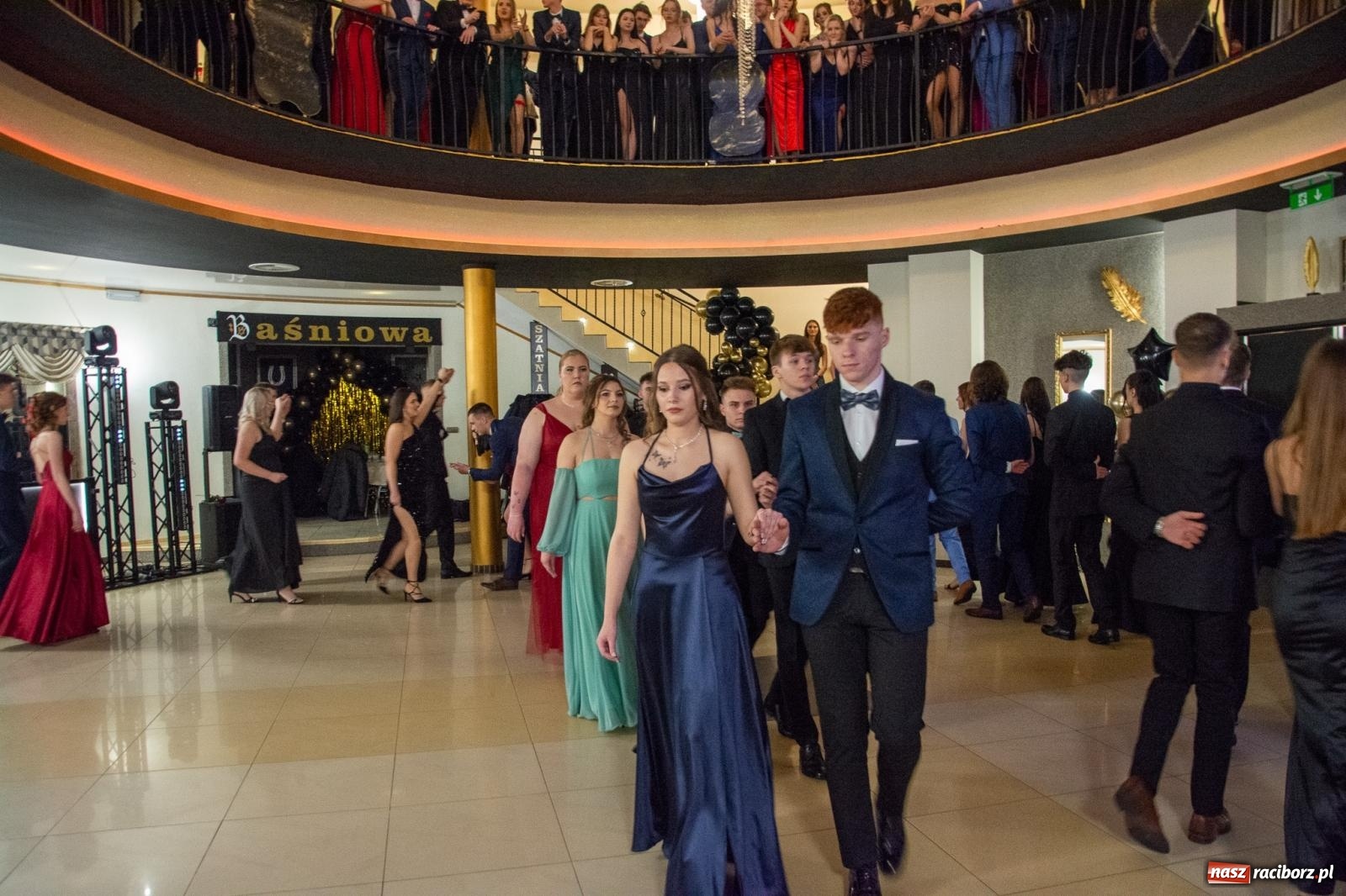 Zdjęcie w galerii na portalu naszraciborz.pl: Maturzyści z Budowlanki i Gastronomika bawią się na studniówce w Baśniowej [FOTO i WIDEO] wiadomości z regionu