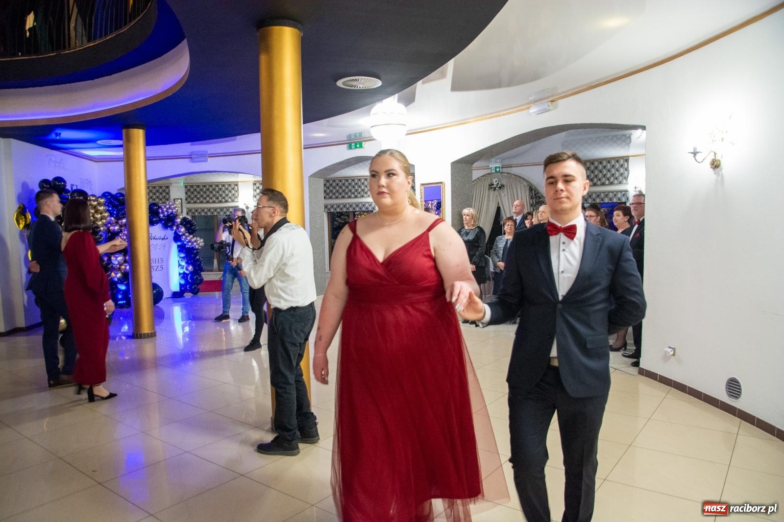 Zdjęcie w galerii na portalu naszraciborz.pl: Maturzyści z Budowlanki i Gastronomika bawią się na studniówce w Baśniowej [FOTO i WIDEO] wiadomości z regionu