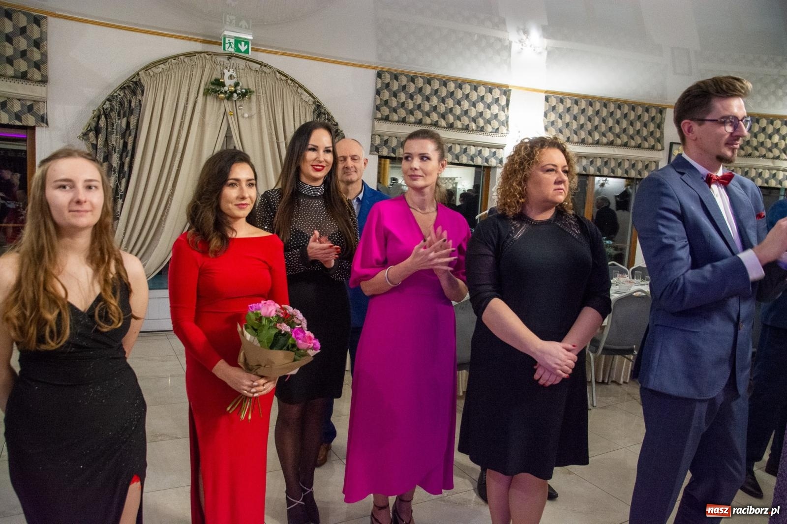 Zdjęcie w galerii na portalu naszraciborz.pl: Maturzyści z Budowlanki i Gastronomika bawią się na studniówce w Baśniowej [FOTO i WIDEO] wiadomości z regionu