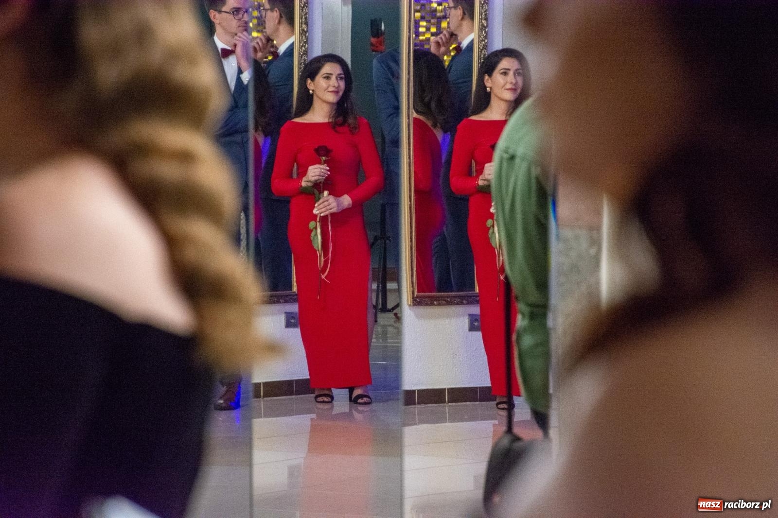 Zdjęcie w galerii na portalu naszraciborz.pl: Maturzyści z Budowlanki i Gastronomika bawią się na studniówce w Baśniowej [FOTO i WIDEO] wiadomości z regionu