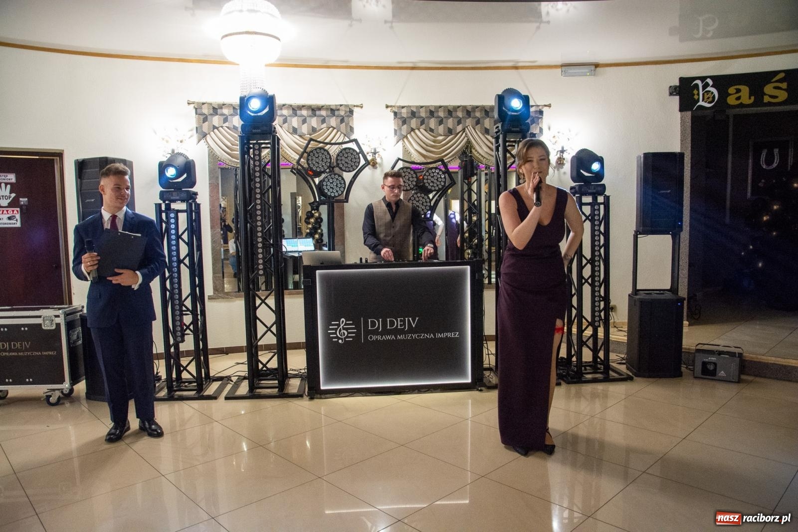 Zdjęcie w galerii na portalu naszraciborz.pl: Maturzyści z Budowlanki i Gastronomika bawią się na studniówce w Baśniowej [FOTO i WIDEO] wiadomości z regionu