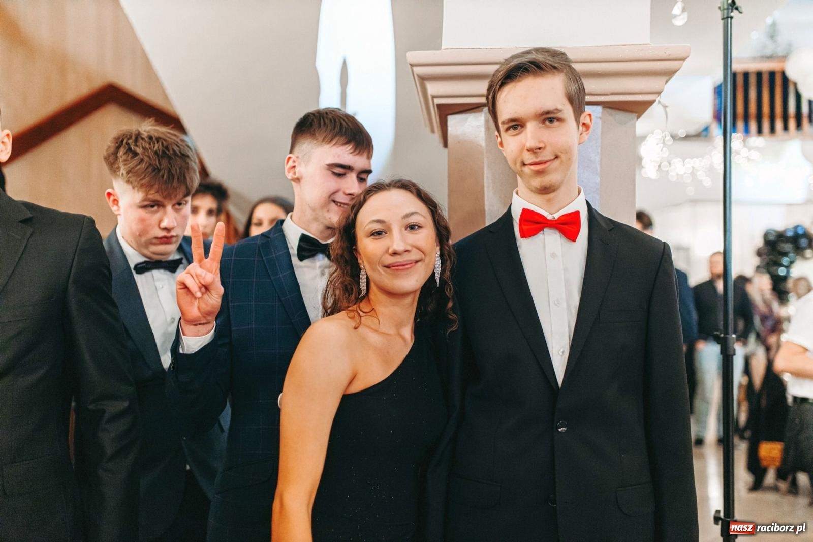 Zdjęcie w galerii na portalu naszraciborz.pl: Ah, cóż to był za bal! Studniówka Kasprowicza na bis! [FOTO] wiadomości z regionu