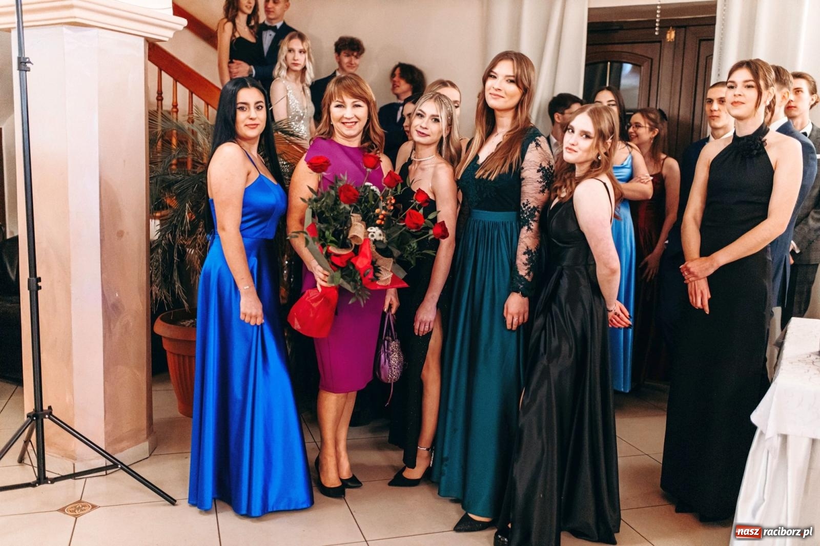 Zdjęcie w galerii na portalu naszraciborz.pl: Ah, cóż to był za bal! Studniówka Kasprowicza na bis! [FOTO] wiadomości z regionu