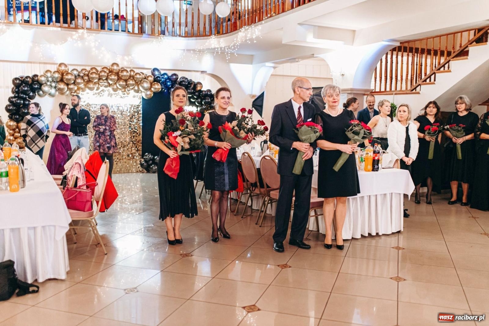 Zdjęcie w galerii na portalu naszraciborz.pl: Ah, cóż to był za bal! Studniówka Kasprowicza na bis! [FOTO] wiadomości z regionu