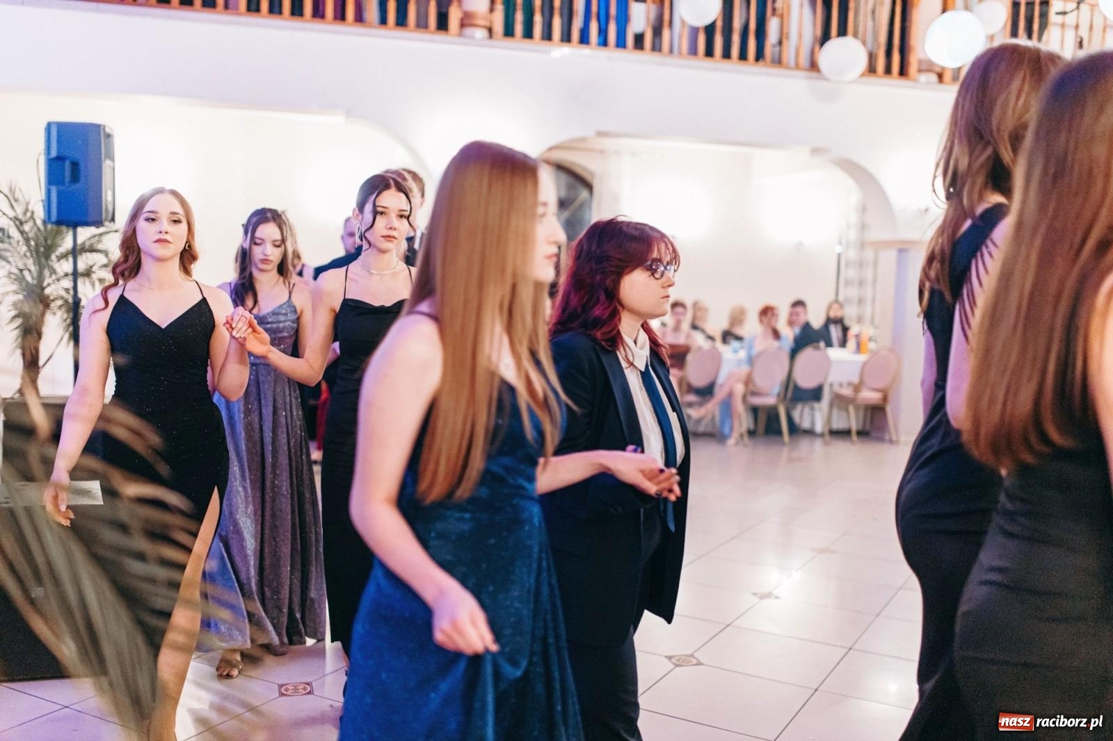 Zdjęcie w galerii na portalu naszraciborz.pl: Ah, cóż to był za bal! Studniówka Kasprowicza na bis! [FOTO] wiadomości z regionu