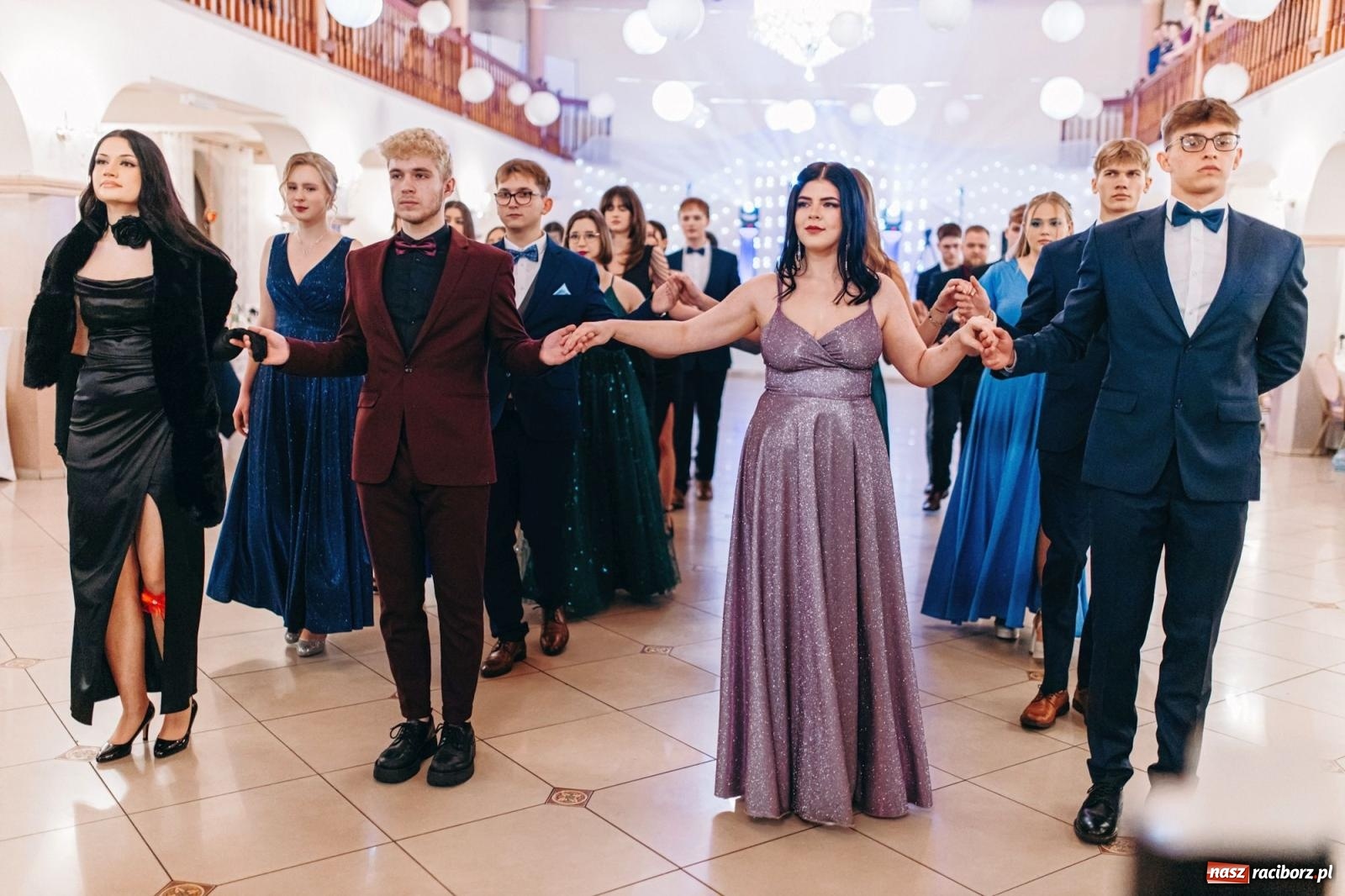 Zdjęcie w galerii na portalu naszraciborz.pl: Ah, cóż to był za bal! Studniówka Kasprowicza na bis! [FOTO] wiadomości z regionu