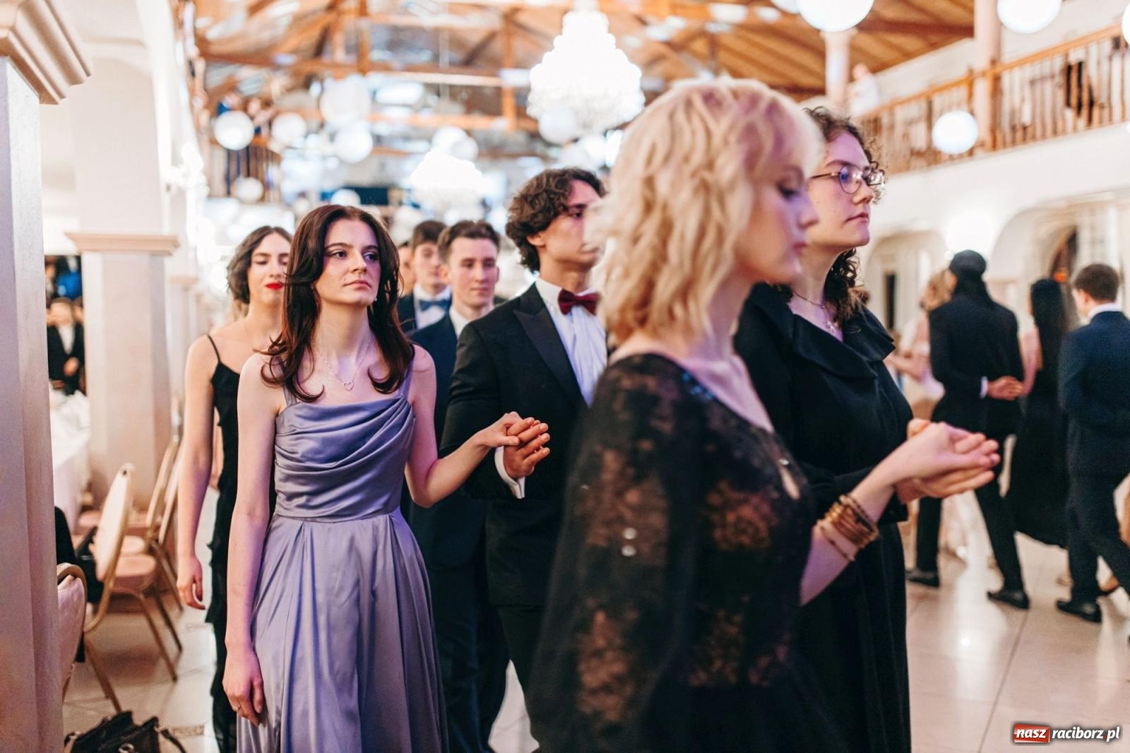 Zdjęcie w galerii na portalu naszraciborz.pl: Ah, cóż to był za bal! Studniówka Kasprowicza na bis! [FOTO] wiadomości z regionu