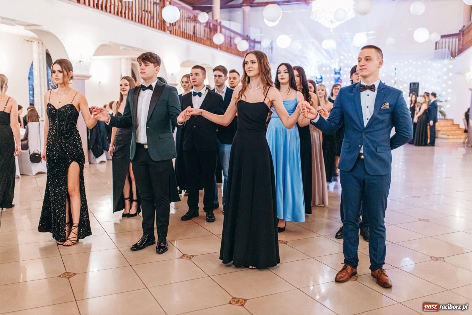 Zdjęcie w galerii na portalu naszraciborz.pl: Ah, cóż to był za bal! Studniówka Kasprowicza na bis! [FOTO] wiadomości z regionu