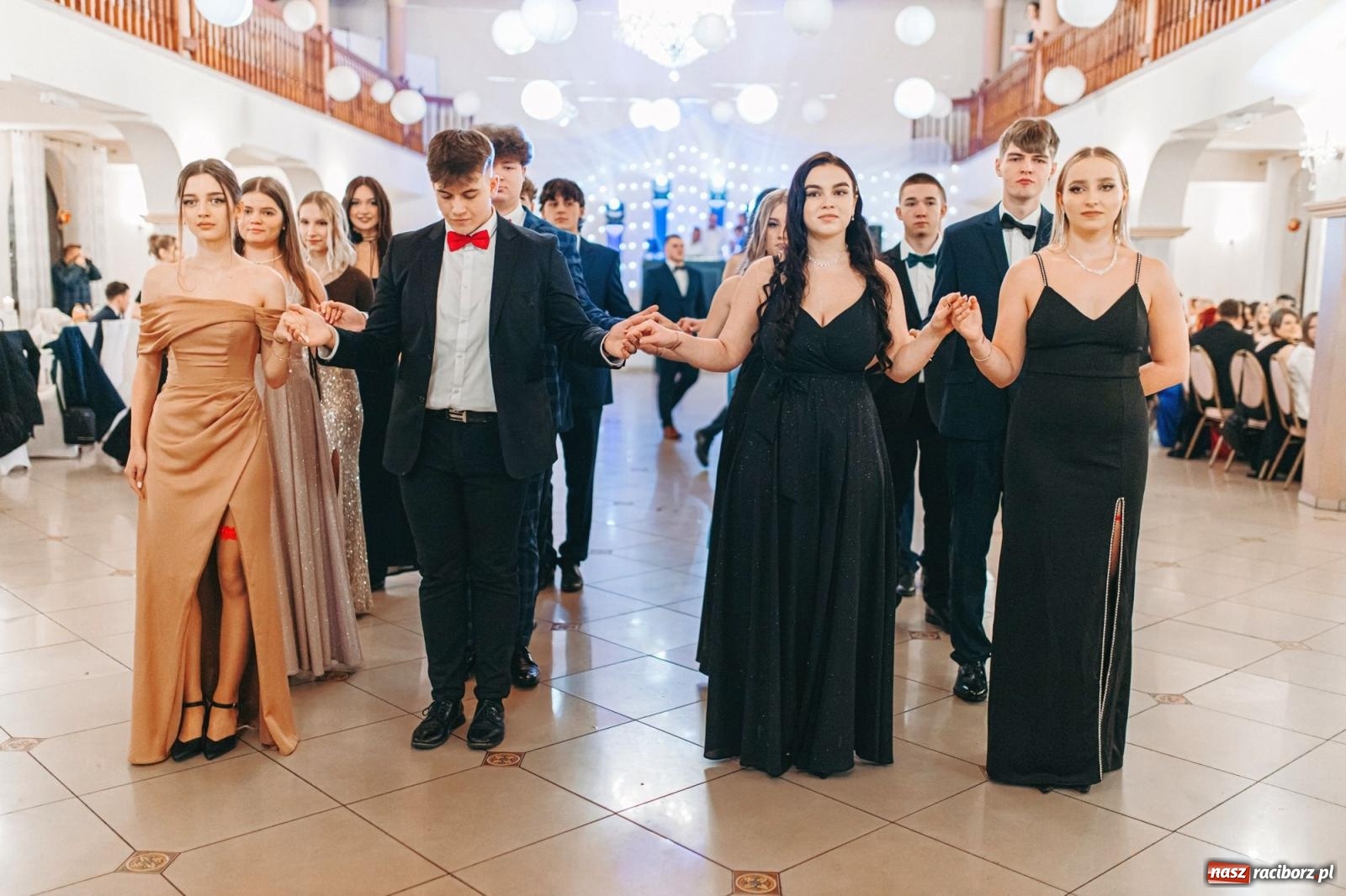 Zdjęcie w galerii na portalu naszraciborz.pl: Ah, cóż to był za bal! Studniówka Kasprowicza na bis! [FOTO] wiadomości z regionu