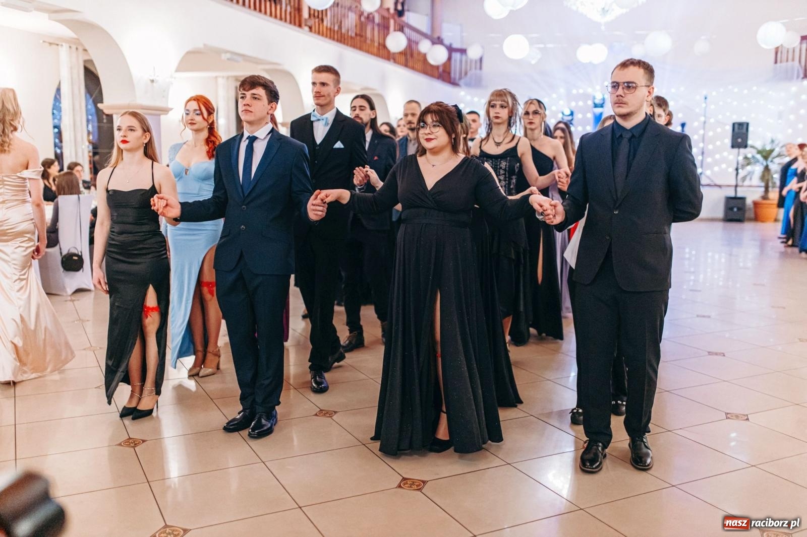 Zdjęcie w galerii na portalu naszraciborz.pl: Ah, cóż to był za bal! Studniówka Kasprowicza na bis! [FOTO] wiadomości z regionu