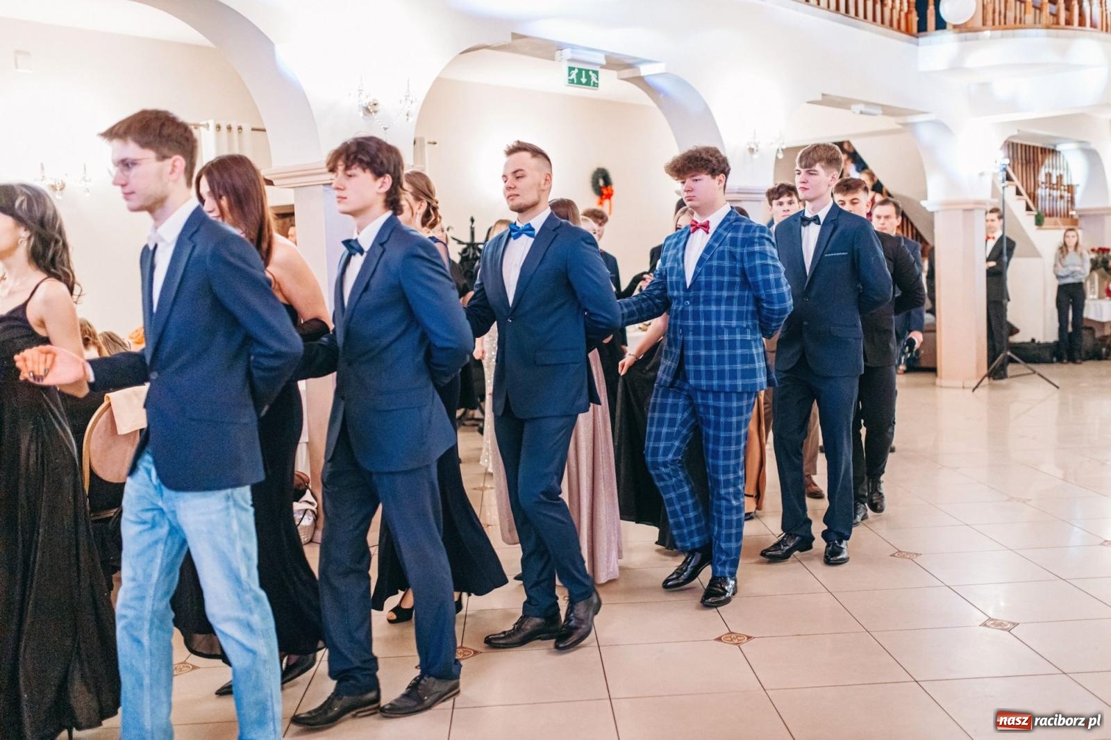 Zdjęcie w galerii na portalu naszraciborz.pl: Ah, cóż to był za bal! Studniówka Kasprowicza na bis! [FOTO] wiadomości z regionu