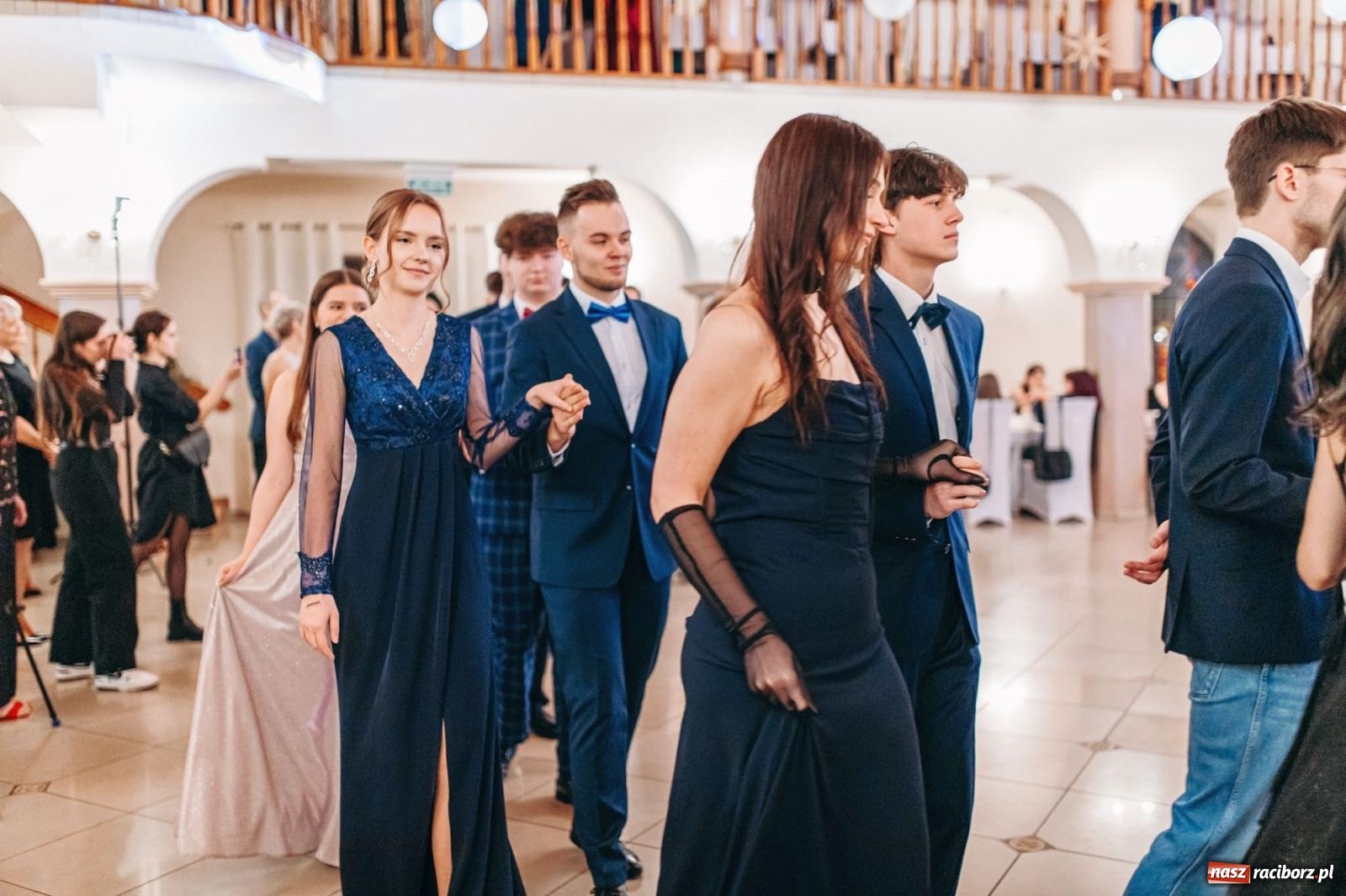 Zdjęcie w galerii na portalu naszraciborz.pl: Ah, cóż to był za bal! Studniówka Kasprowicza na bis! [FOTO] wiadomości z regionu