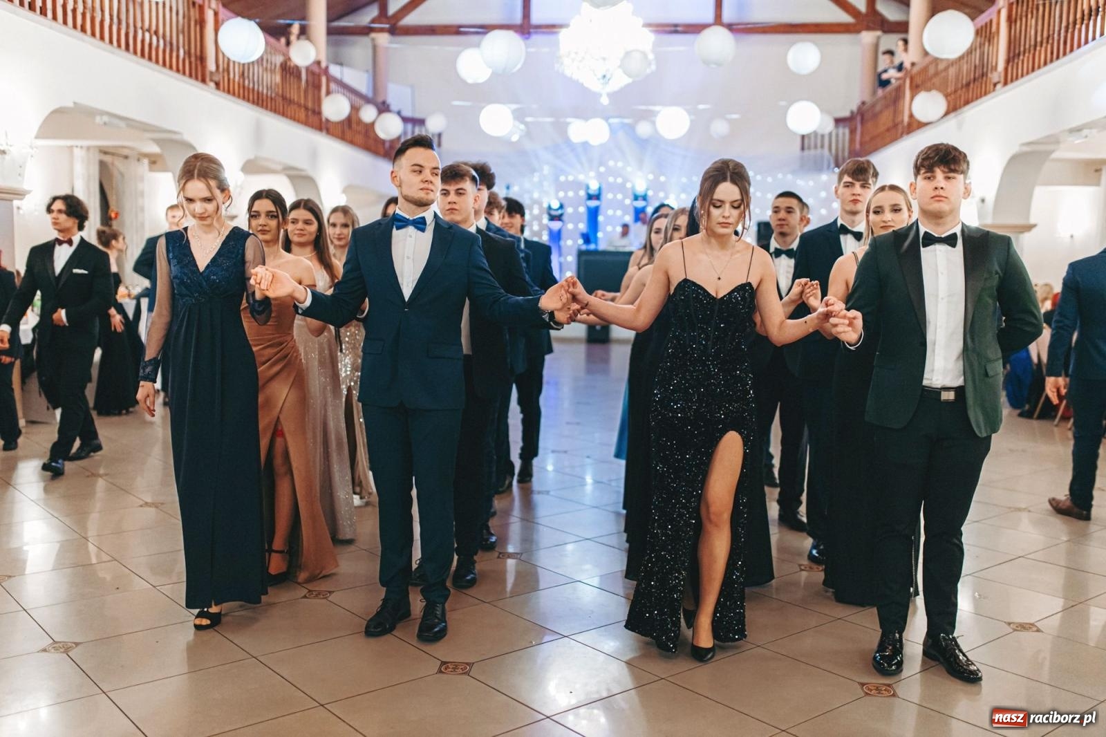 Zdjęcie w galerii na portalu naszraciborz.pl: Ah, cóż to był za bal! Studniówka Kasprowicza na bis! [FOTO] wiadomości z regionu