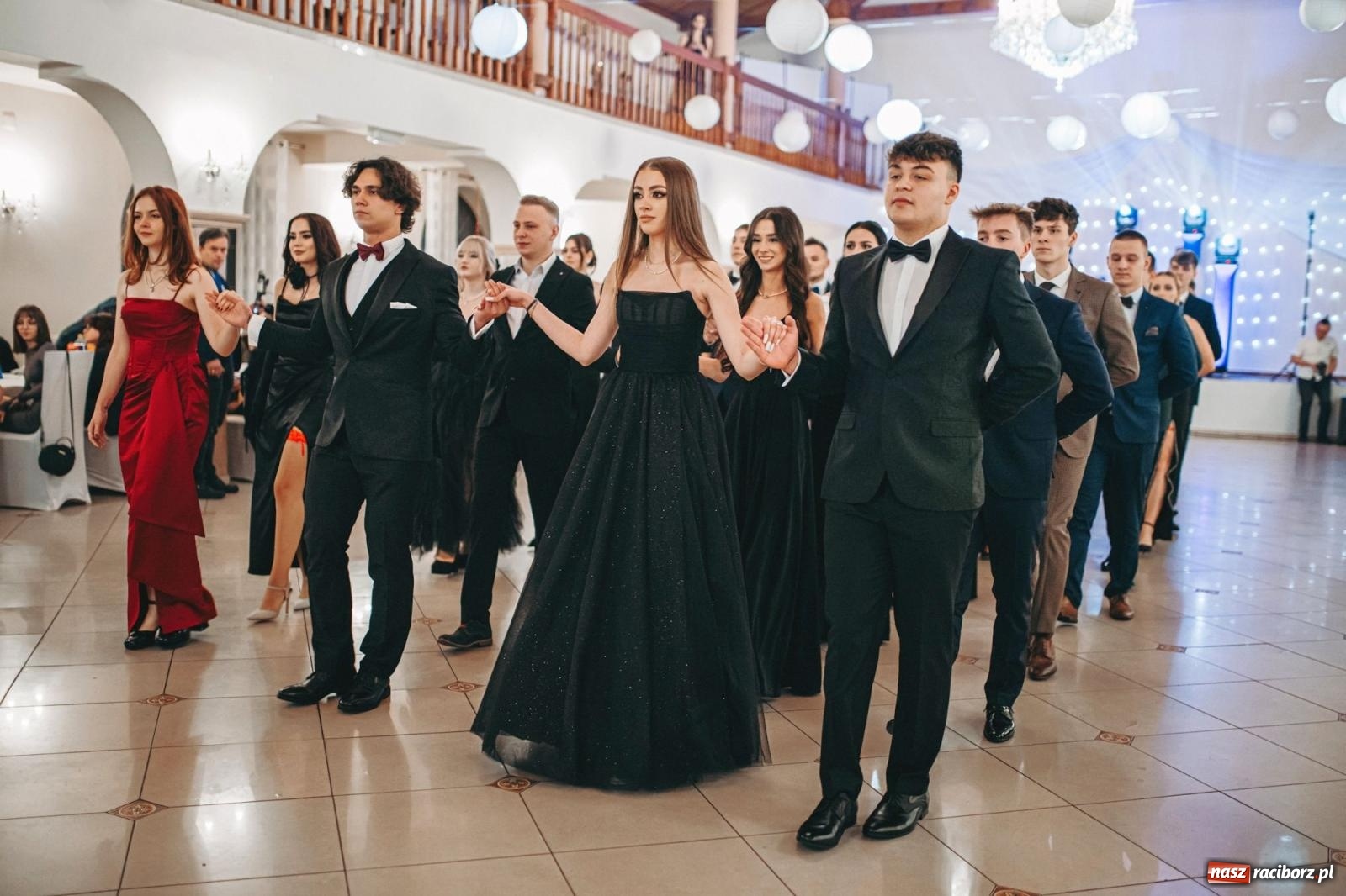 Zdjęcie w galerii na portalu naszraciborz.pl: Ah, cóż to był za bal! Studniówka Kasprowicza na bis! [FOTO] wiadomości z regionu