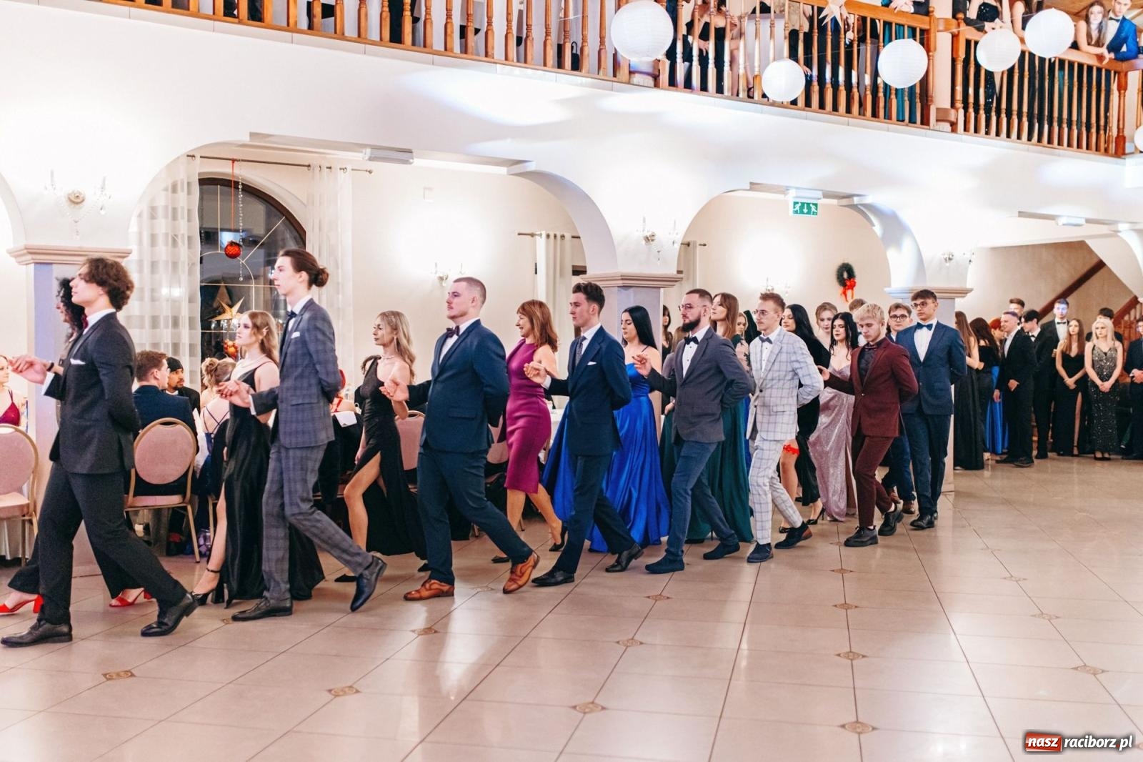 Zdjęcie w galerii na portalu naszraciborz.pl: Ah, cóż to był za bal! Studniówka Kasprowicza na bis! [FOTO] wiadomości z regionu