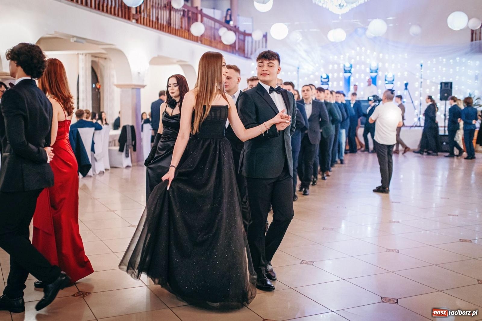 Zdjęcie w galerii na portalu naszraciborz.pl: Ah, cóż to był za bal! Studniówka Kasprowicza na bis! [FOTO] wiadomości z regionu