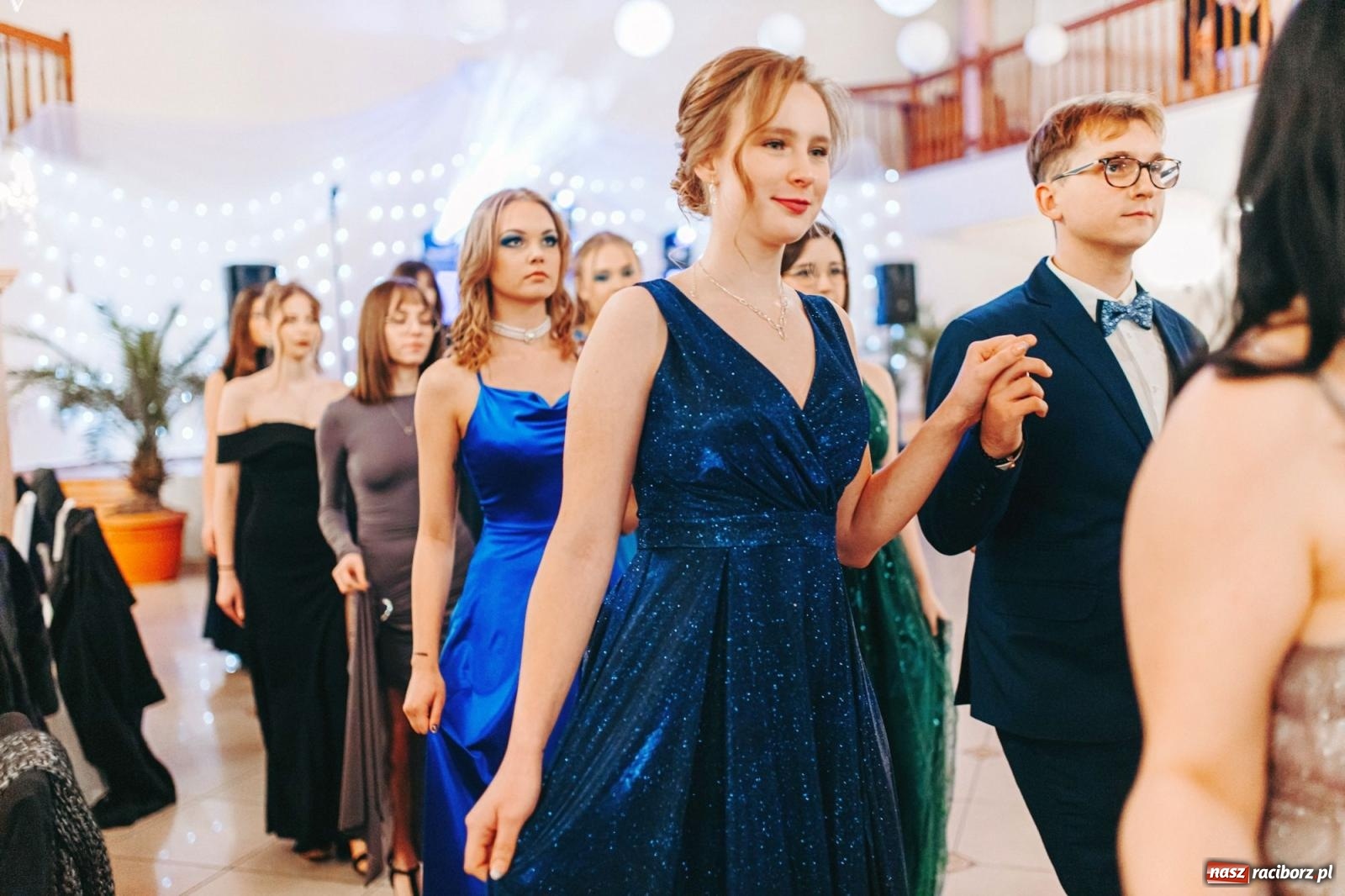 Zdjęcie w galerii na portalu naszraciborz.pl: Ah, cóż to był za bal! Studniówka Kasprowicza na bis! [FOTO] wiadomości z regionu