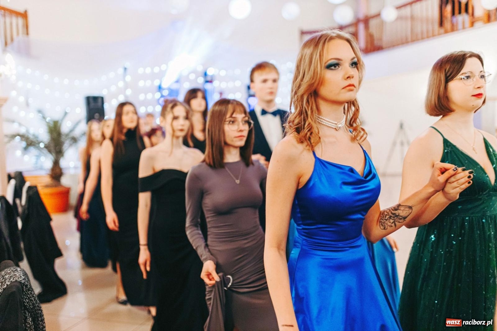 Zdjęcie w galerii na portalu naszraciborz.pl: Ah, cóż to był za bal! Studniówka Kasprowicza na bis! [FOTO] wiadomości z regionu