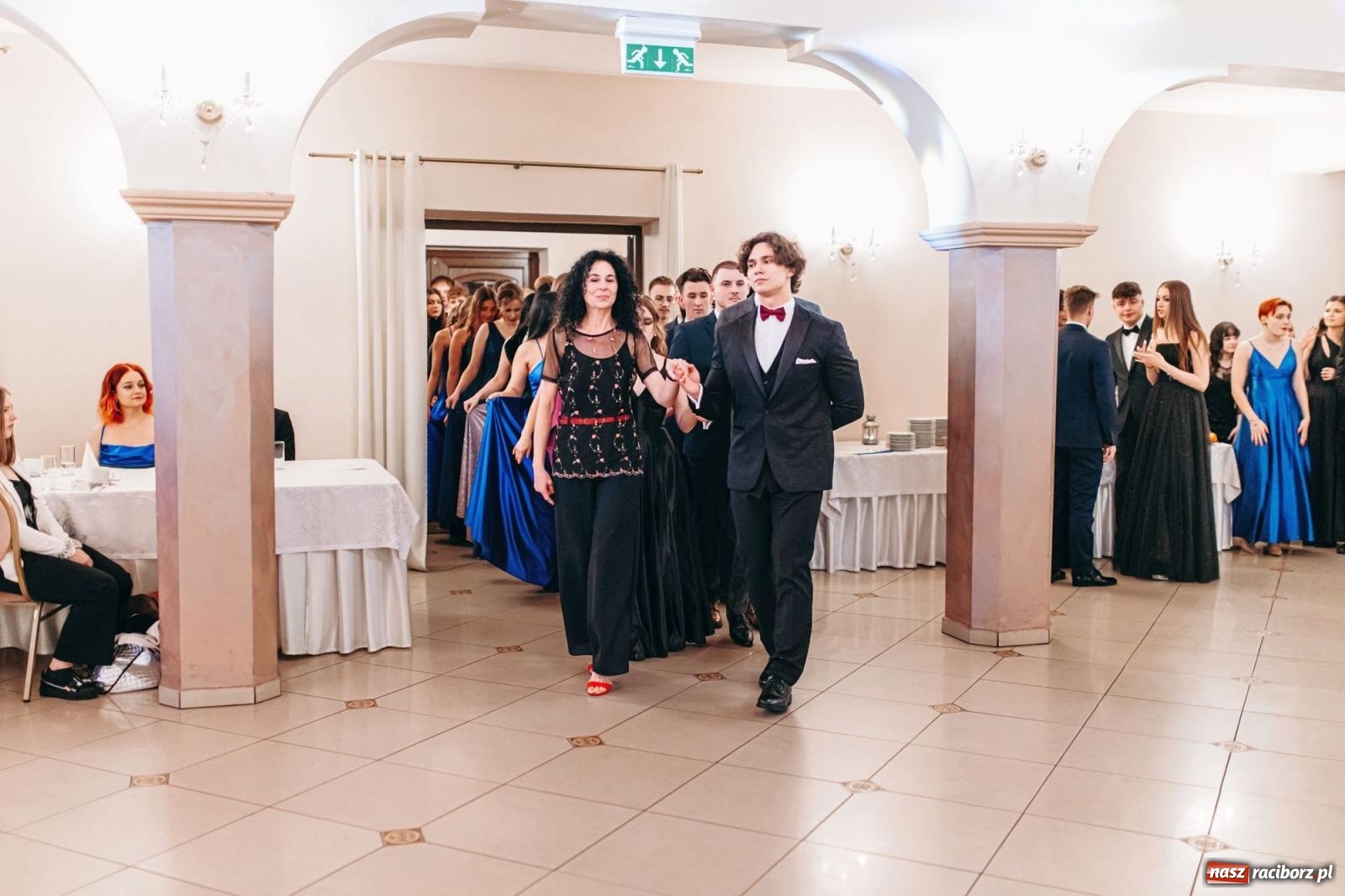 Zdjęcie w galerii na portalu naszraciborz.pl: Ah, cóż to był za bal! Studniówka Kasprowicza na bis! [FOTO] wiadomości z regionu