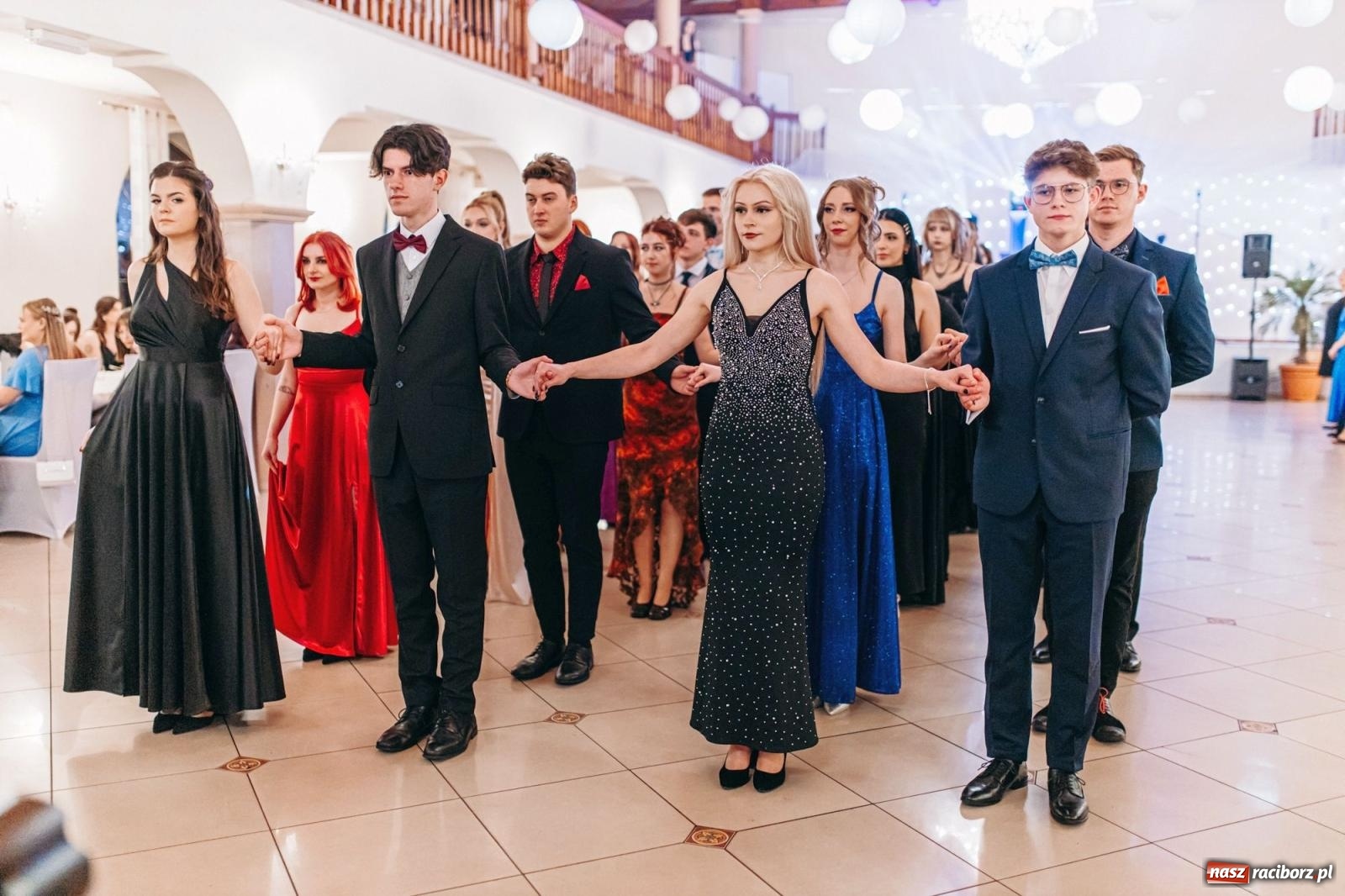 Zdjęcie w galerii na portalu naszraciborz.pl: Ah, cóż to był za bal! Studniówka Kasprowicza na bis! [FOTO] wiadomości z regionu