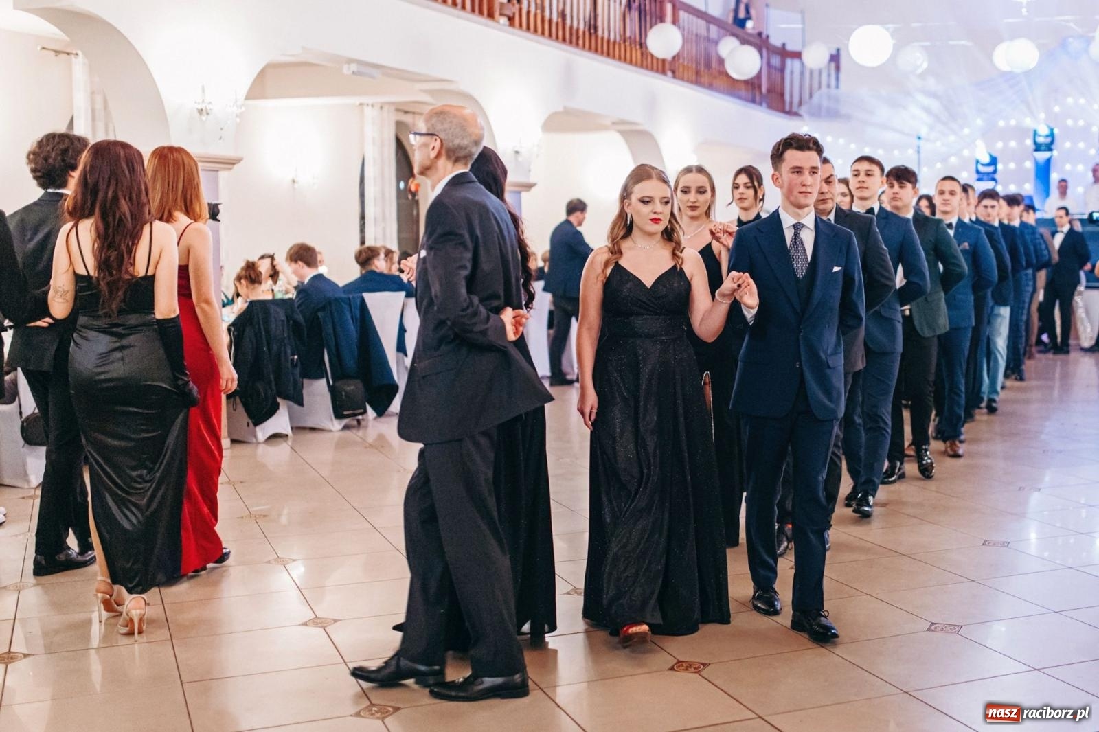 Zdjęcie w galerii na portalu naszraciborz.pl: Ah, cóż to był za bal! Studniówka Kasprowicza na bis! [FOTO] wiadomości z regionu