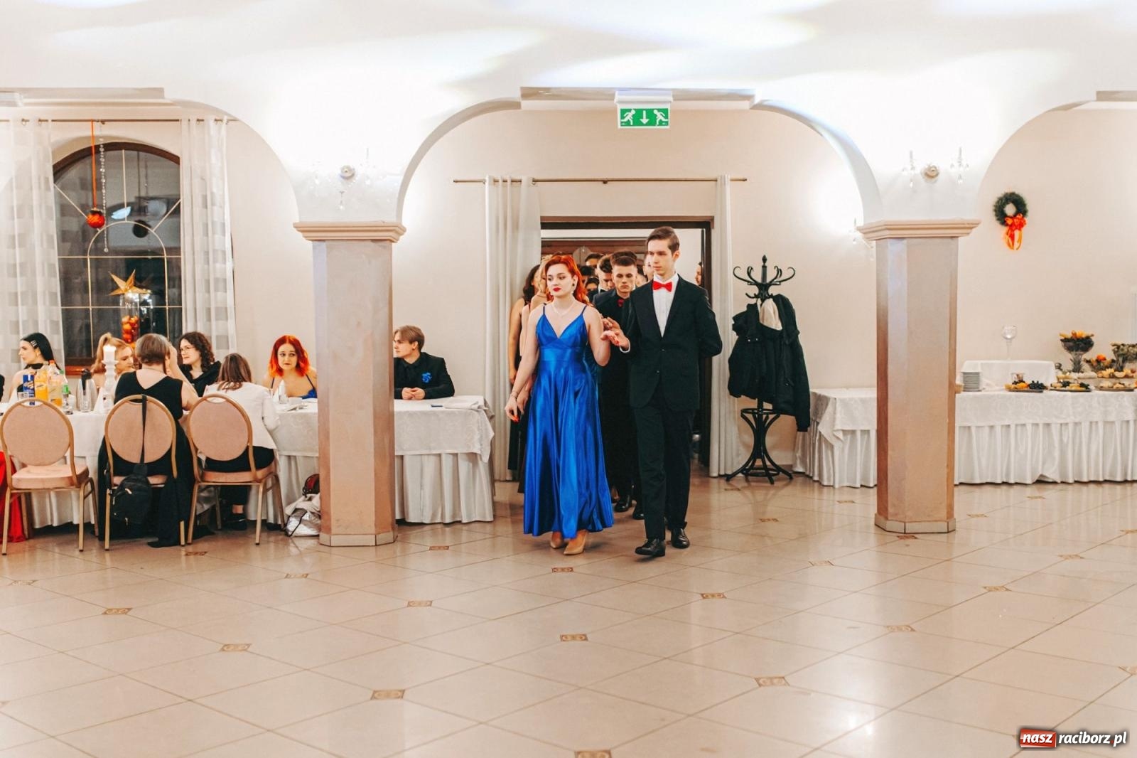 Zdjęcie w galerii na portalu naszraciborz.pl: Ah, cóż to był za bal! Studniówka Kasprowicza na bis! [FOTO] wiadomości z regionu