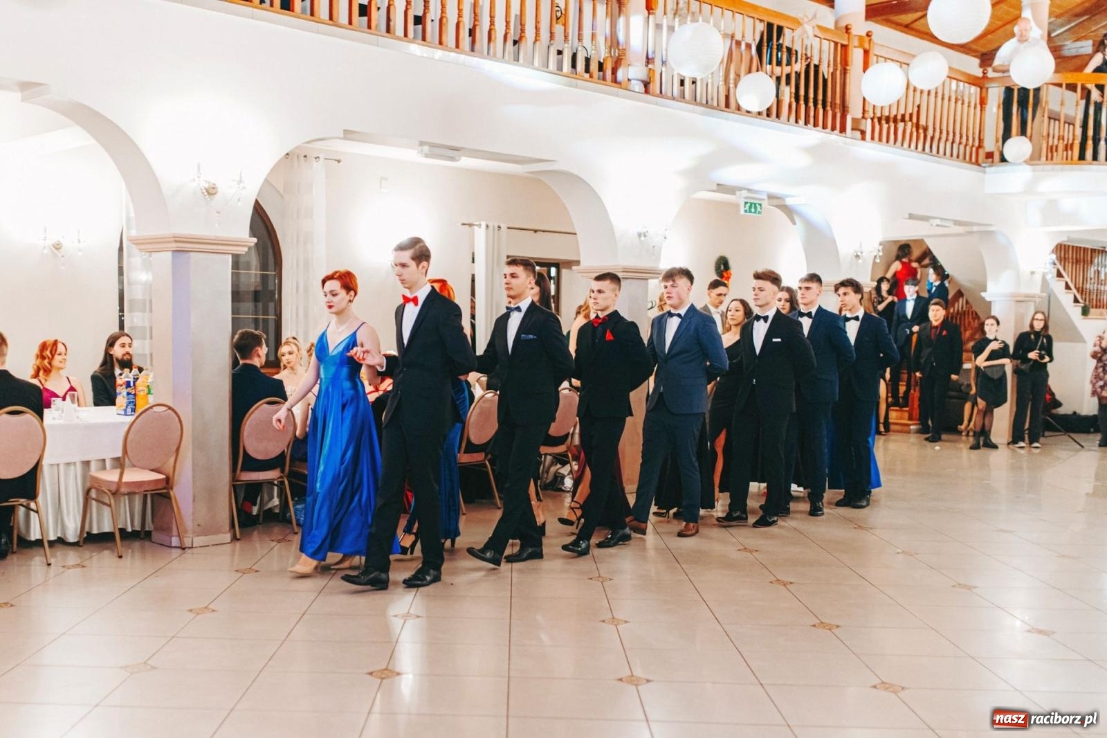 Zdjęcie w galerii na portalu naszraciborz.pl: Ah, cóż to był za bal! Studniówka Kasprowicza na bis! [FOTO] wiadomości z regionu