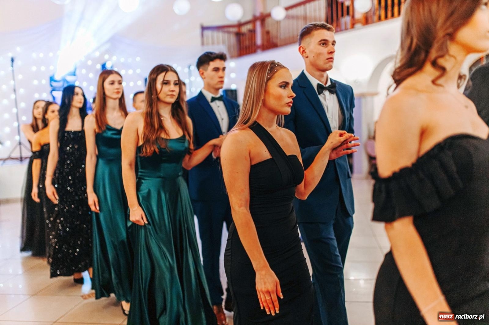 Zdjęcie w galerii na portalu naszraciborz.pl: Ah, cóż to był za bal! Studniówka Kasprowicza na bis! [FOTO] wiadomości z regionu