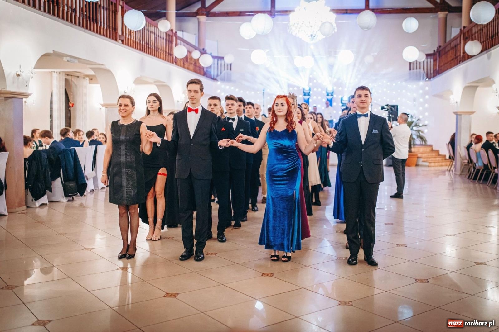 Zdjęcie w galerii na portalu naszraciborz.pl: Ah, cóż to był za bal! Studniówka Kasprowicza na bis! [FOTO] wiadomości z regionu